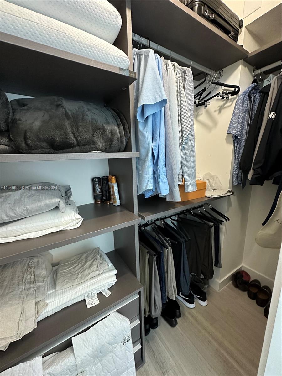 1451 Brickell Ave # 2502