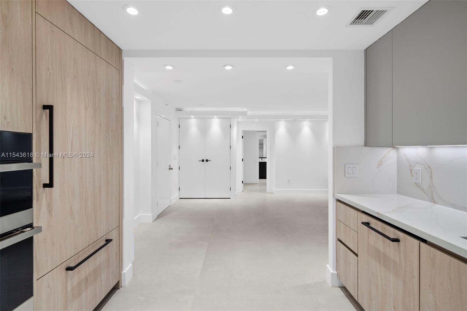 9801 Collins Ave # 16V