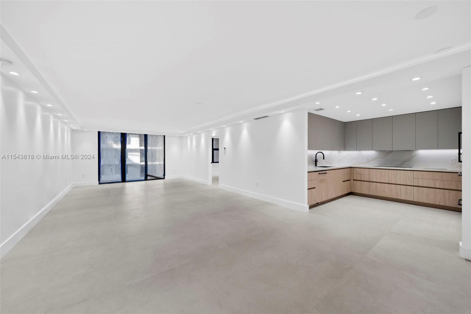 9801 Collins Ave # 16V