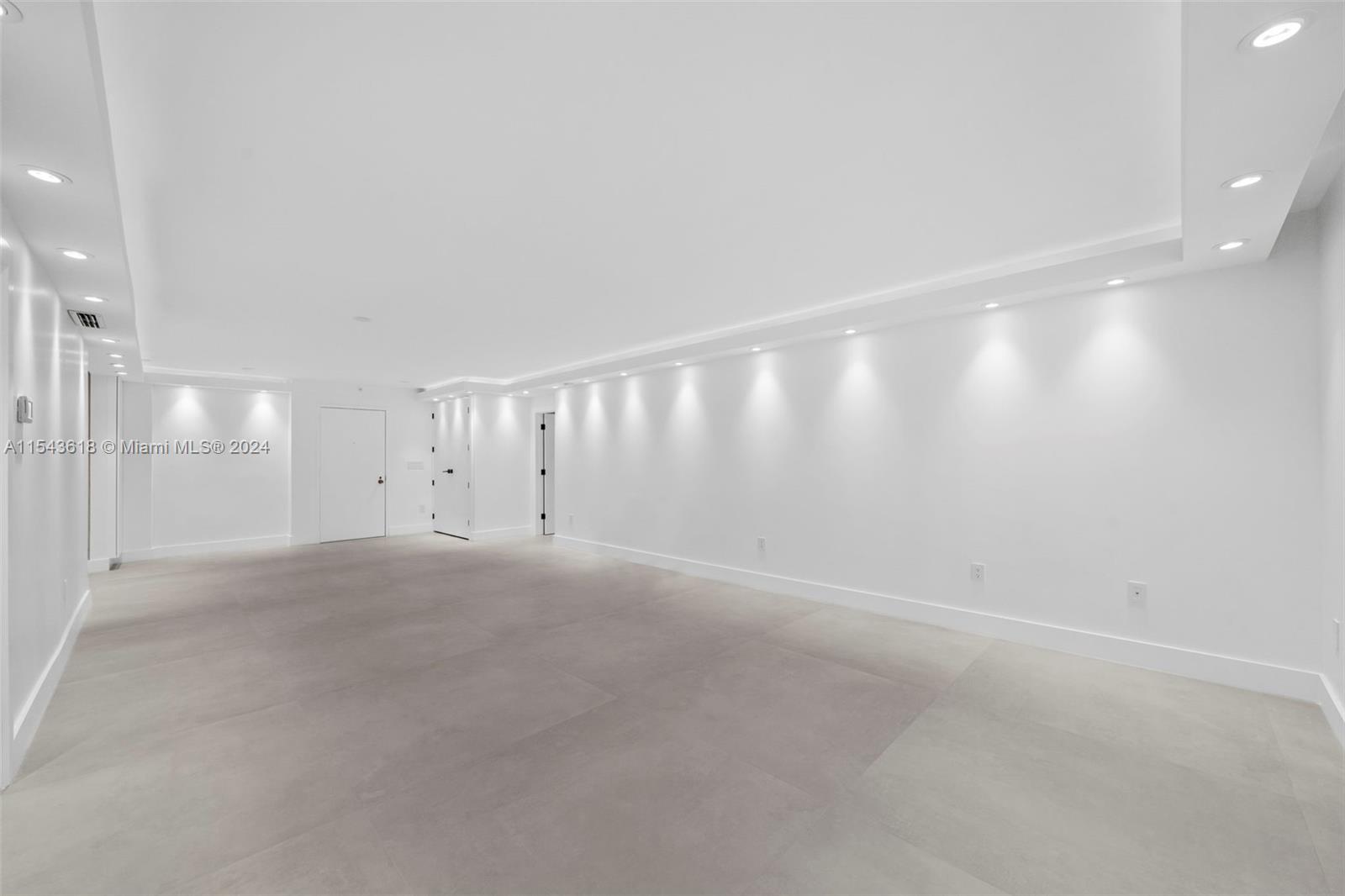 9801 Collins Ave # 16V