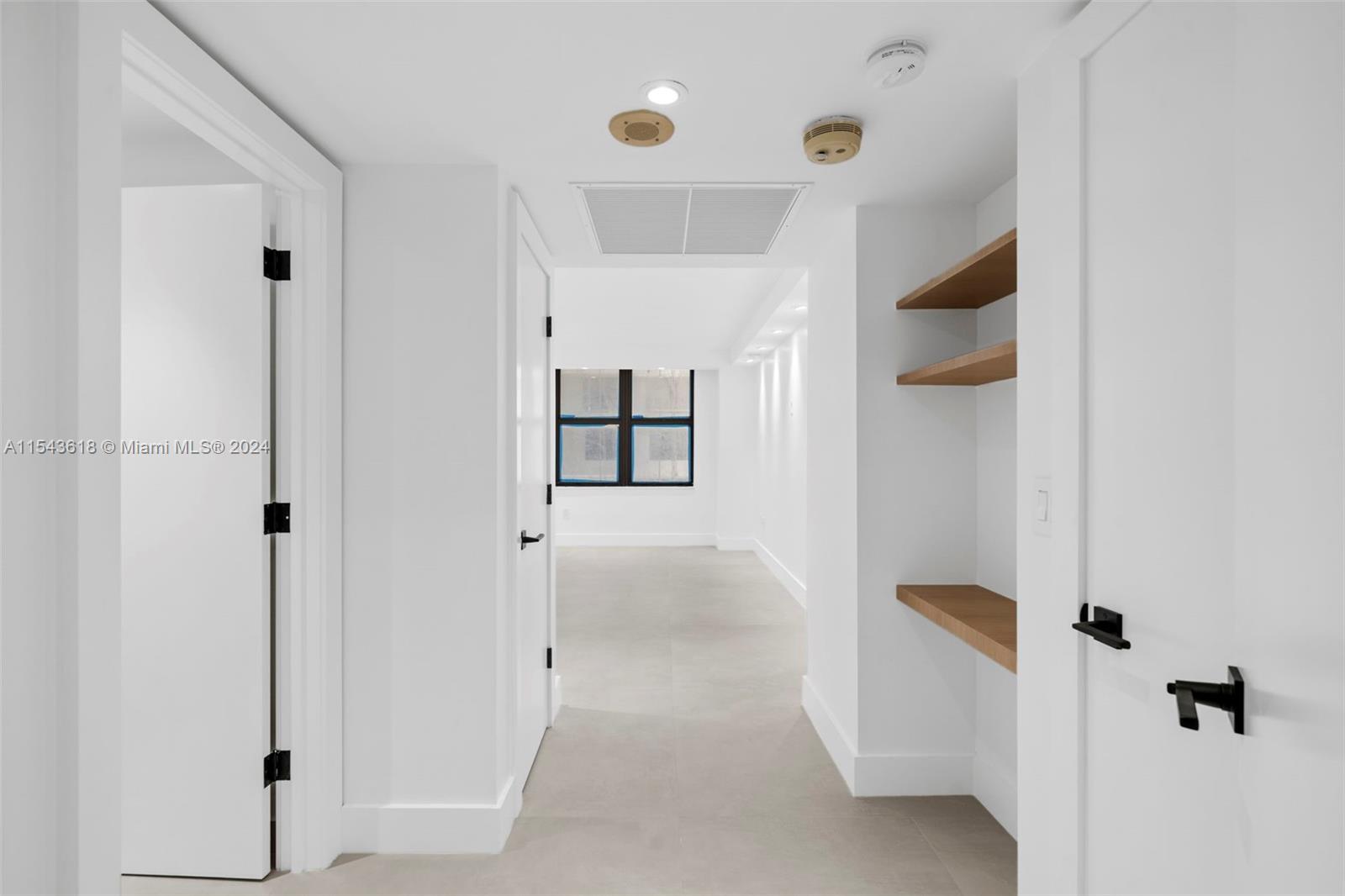 9801 Collins Ave # 16V