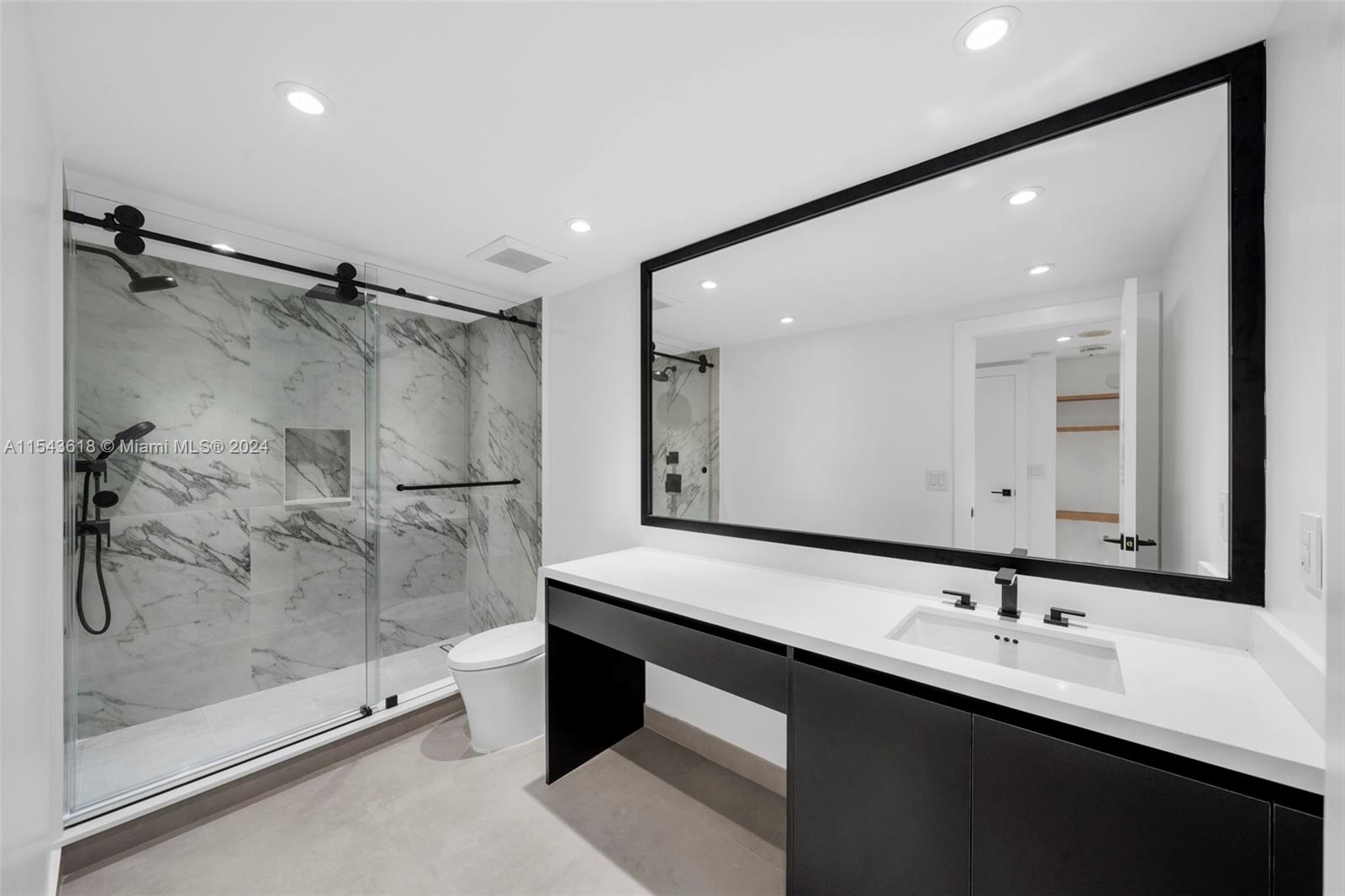9801 Collins Ave # 16V