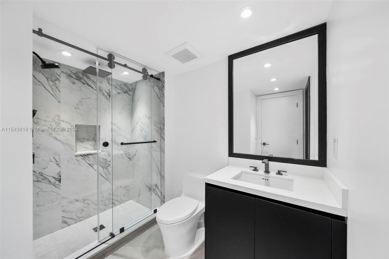 9801 Collins Ave # 16V