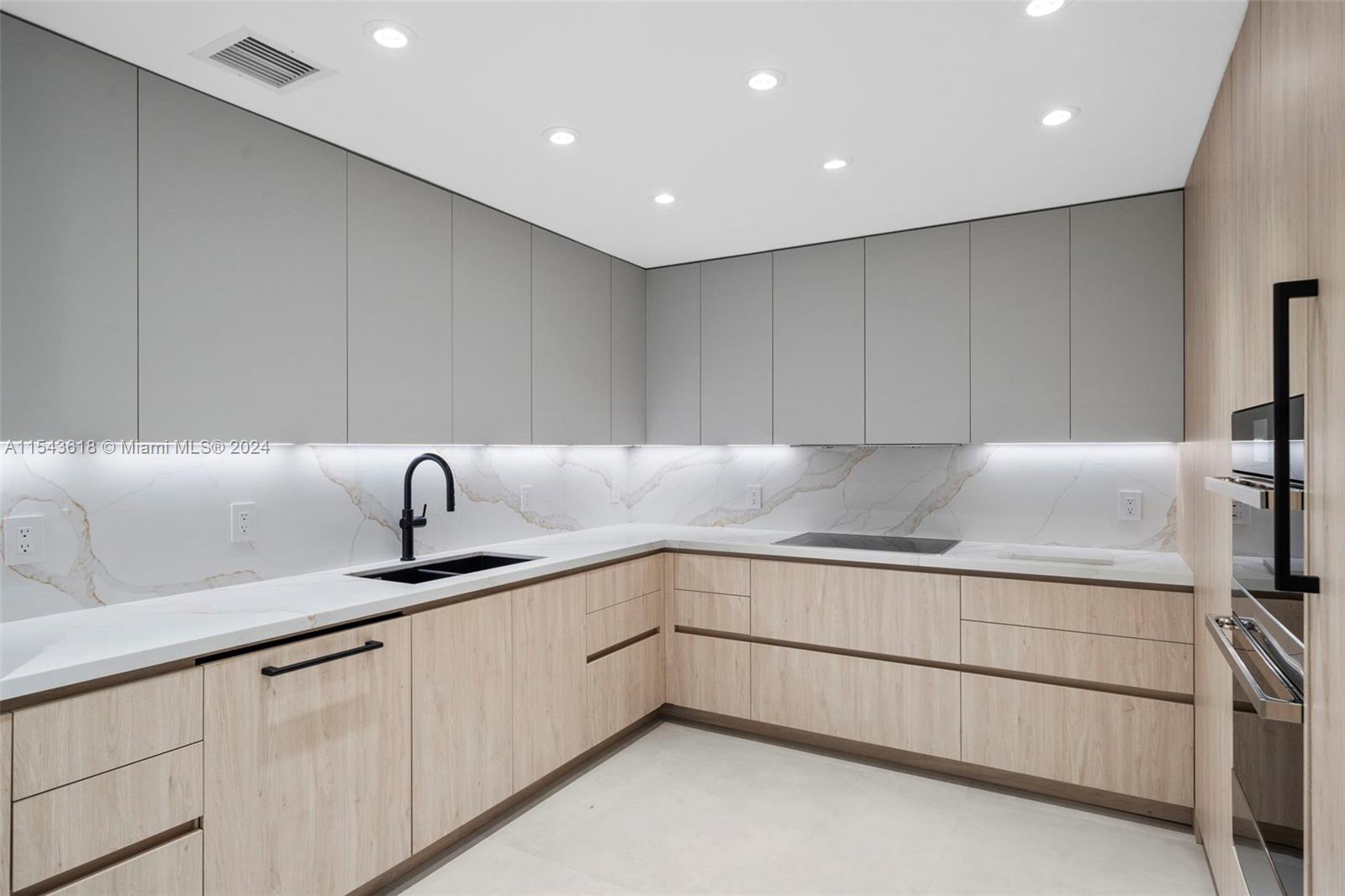 9801 Collins Ave # 16V