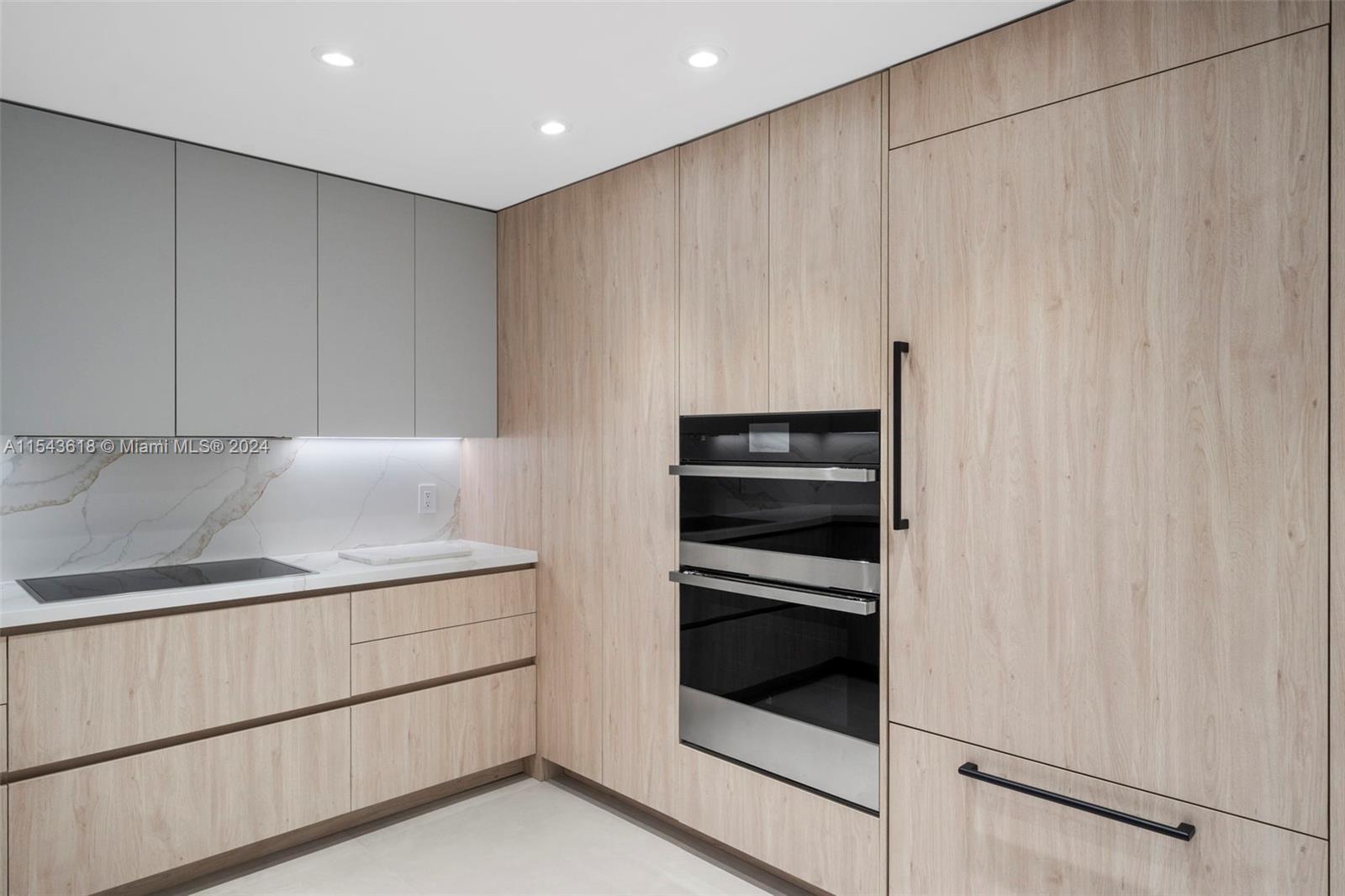 9801 Collins Ave # 16V