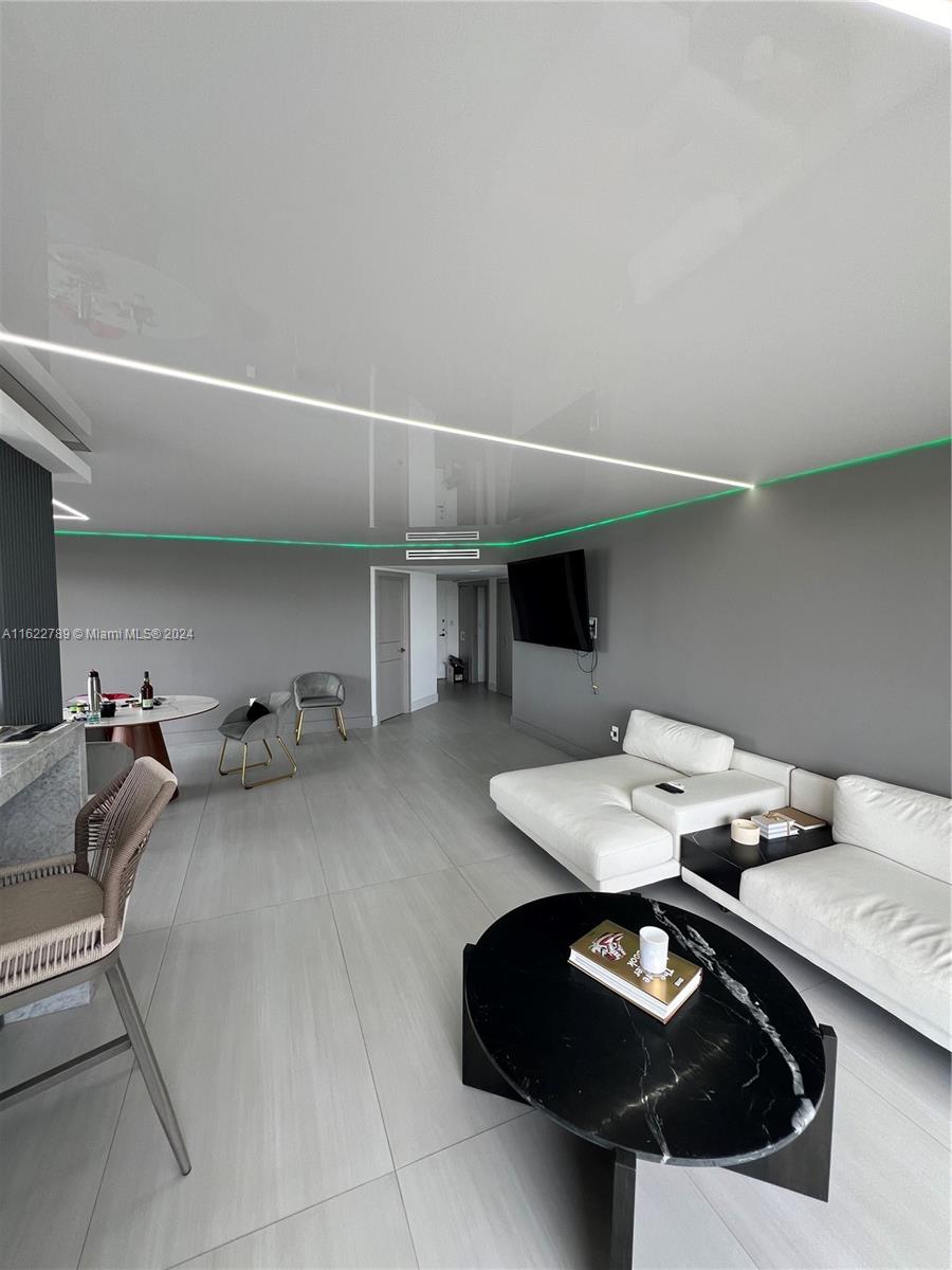 2333 Brickell Ave # 501