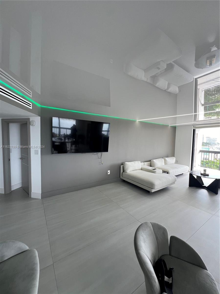 2333 Brickell Ave # 501