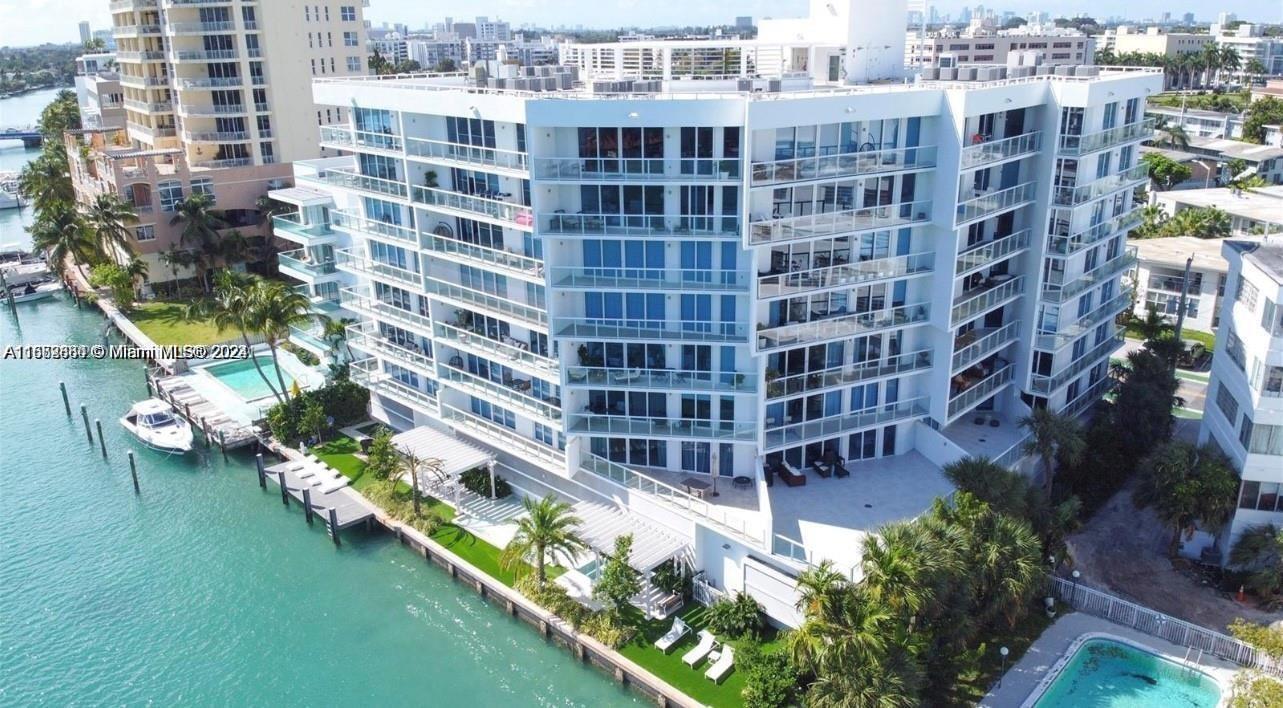 9821 E Bay Harbor Dr # 805