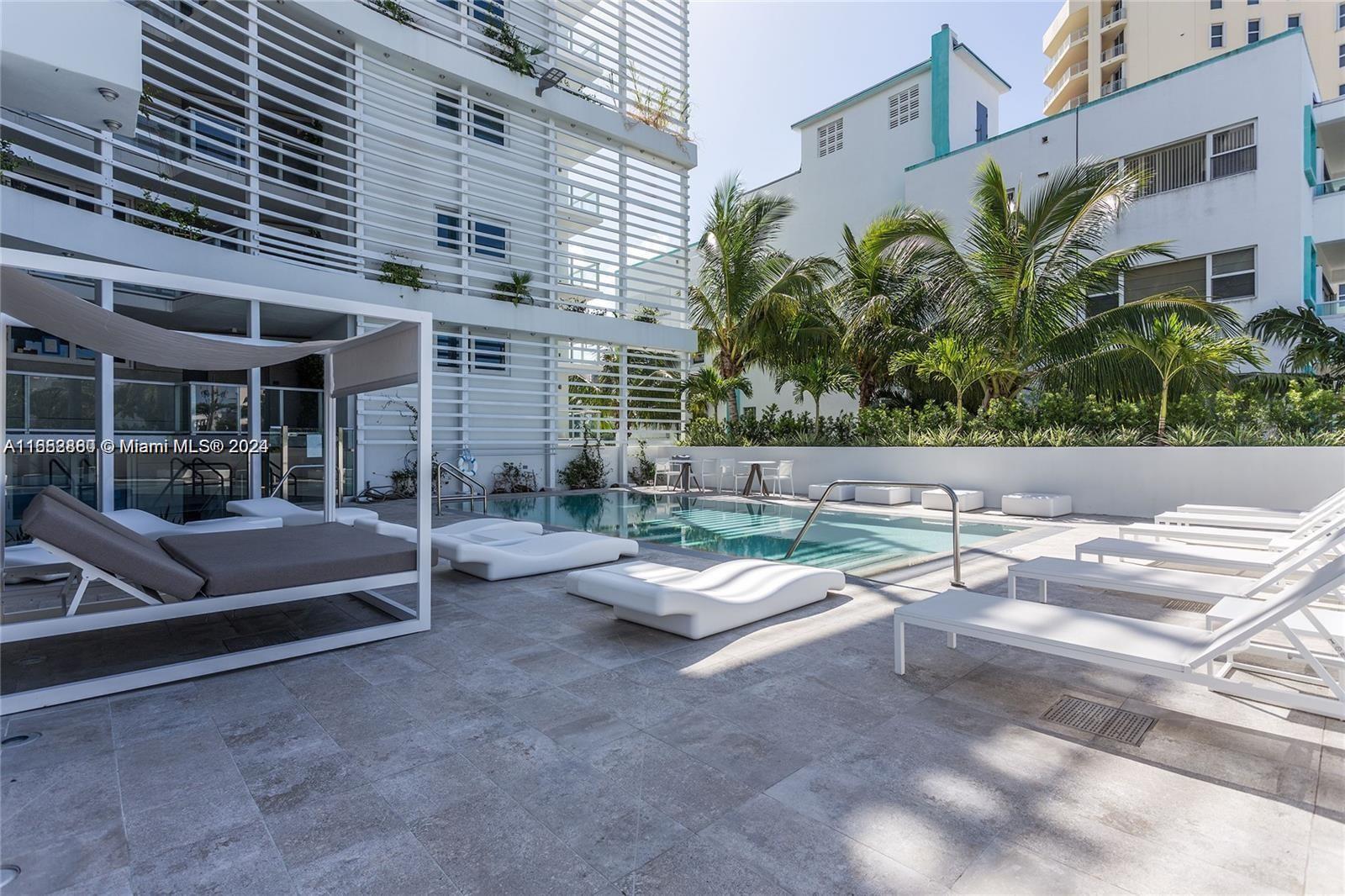 9821 E Bay Harbor Dr # 805