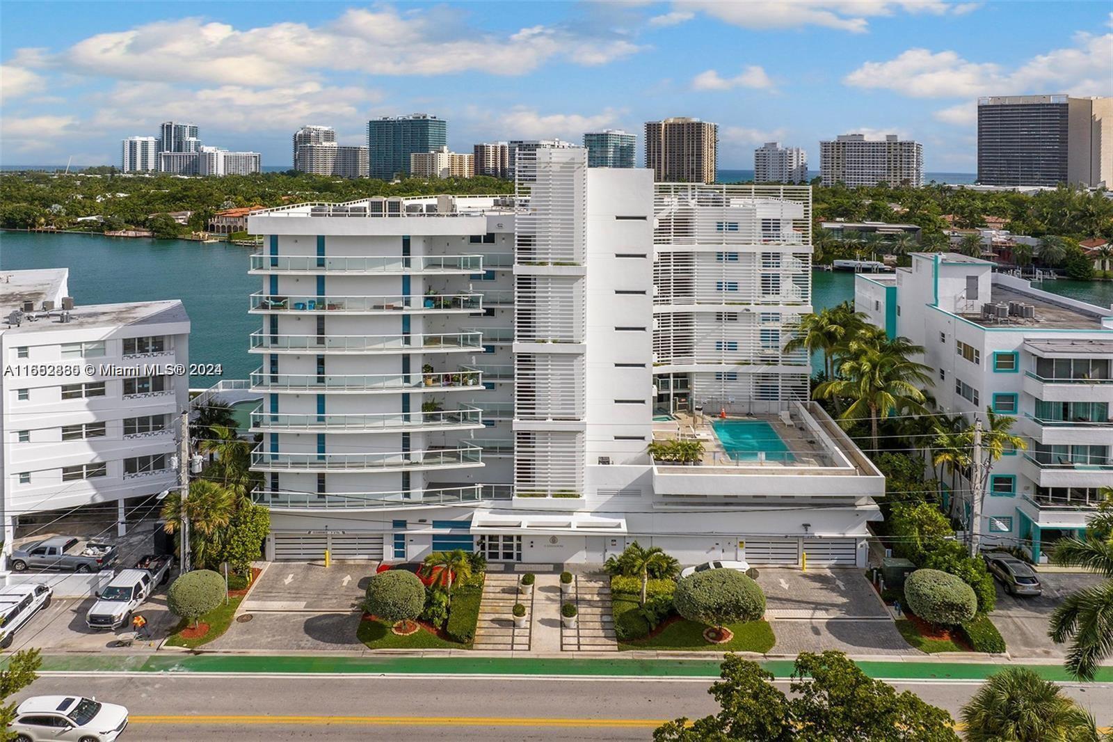 9821 E Bay Harbor Dr # 805