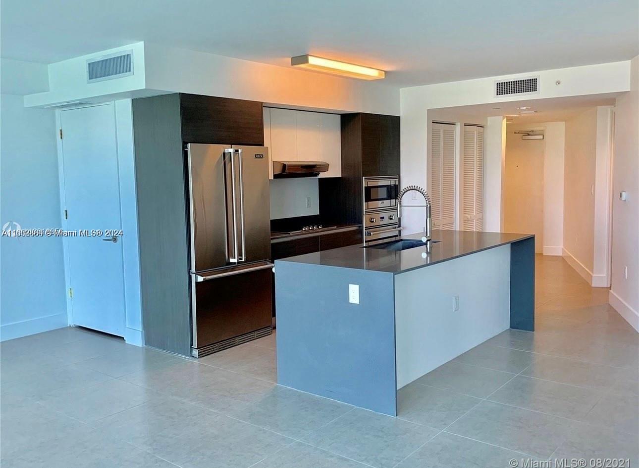 9821 E Bay Harbor Dr # 805