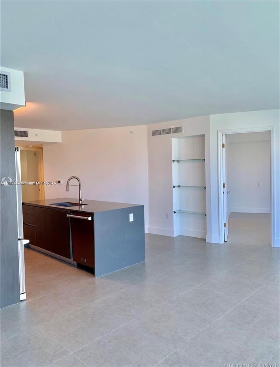 9821 E Bay Harbor Dr # 805