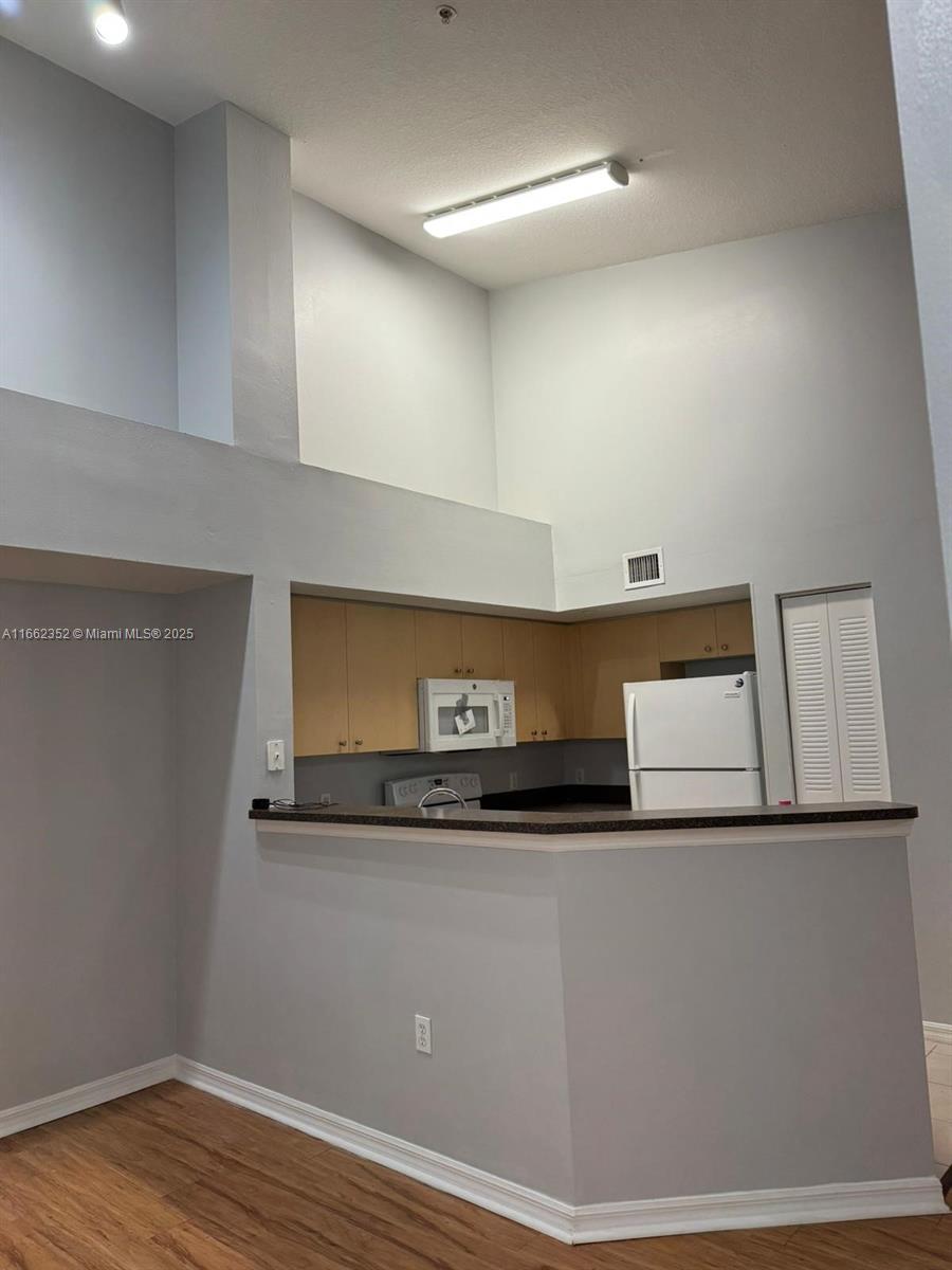 4131 San Marino Blvd # 208