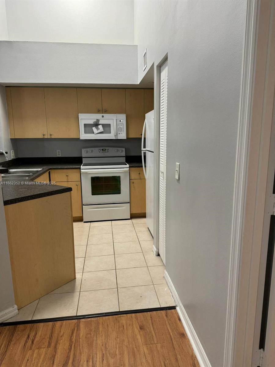 4131 San Marino Blvd # 208
