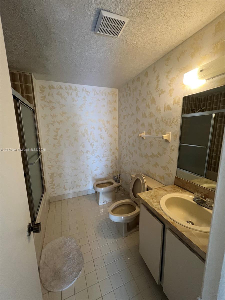 9124 Collins Ave # 304