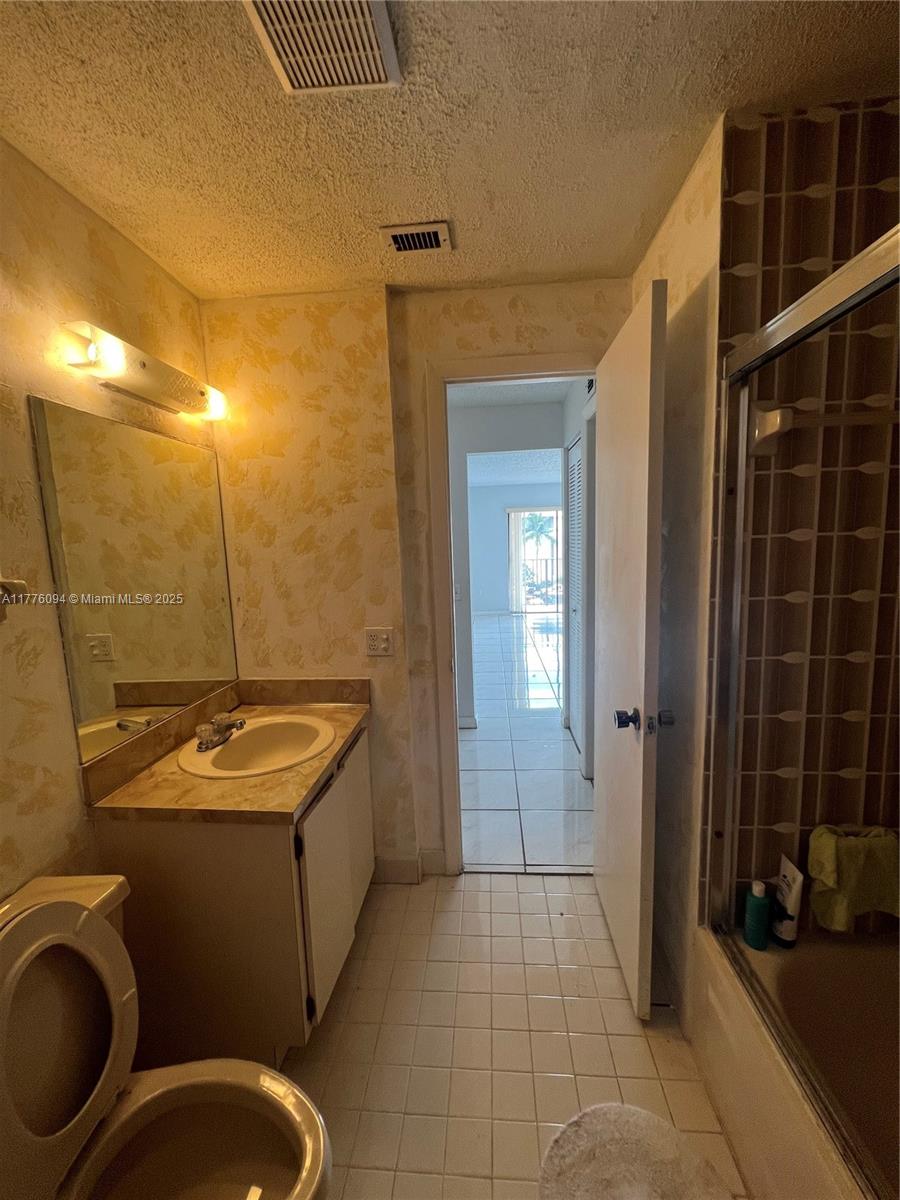 9124 Collins Ave # 304