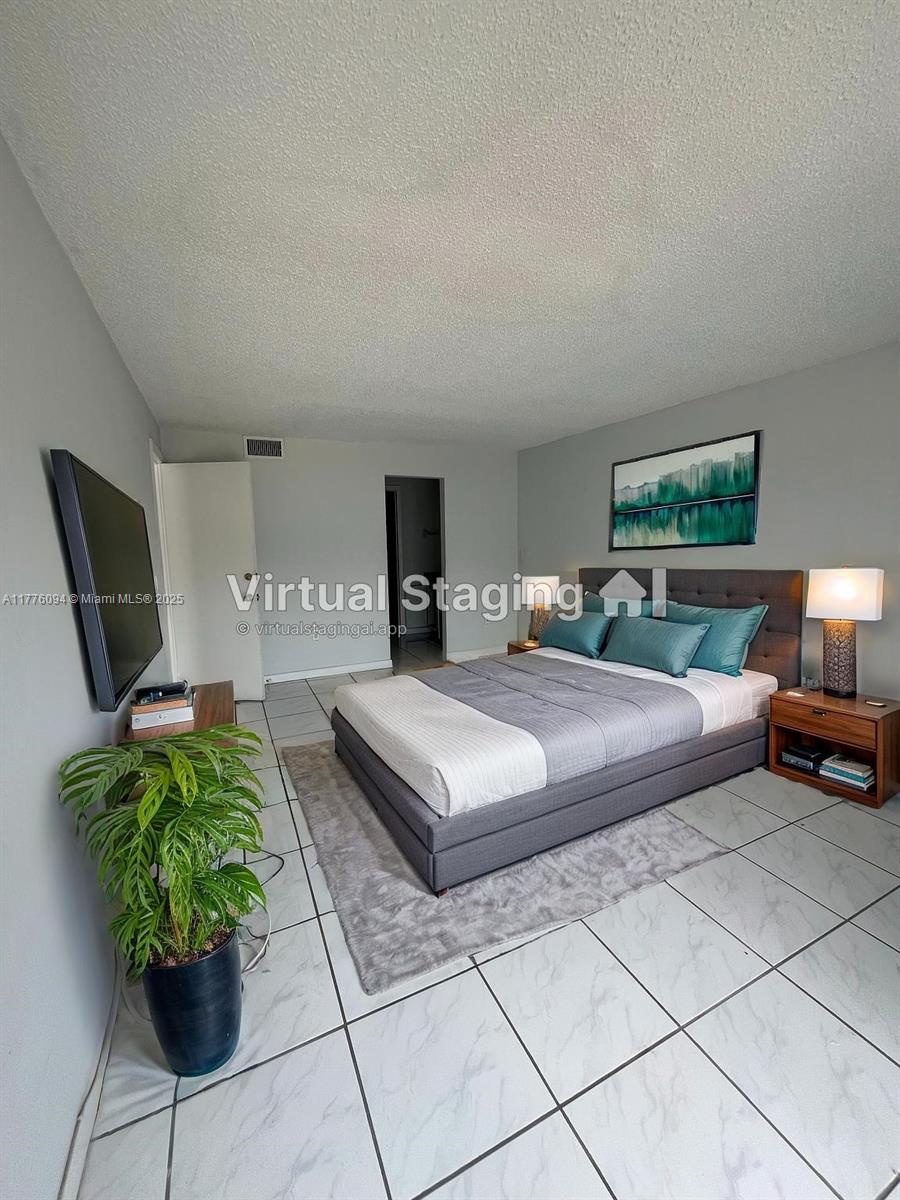 9124 Collins Ave # 304