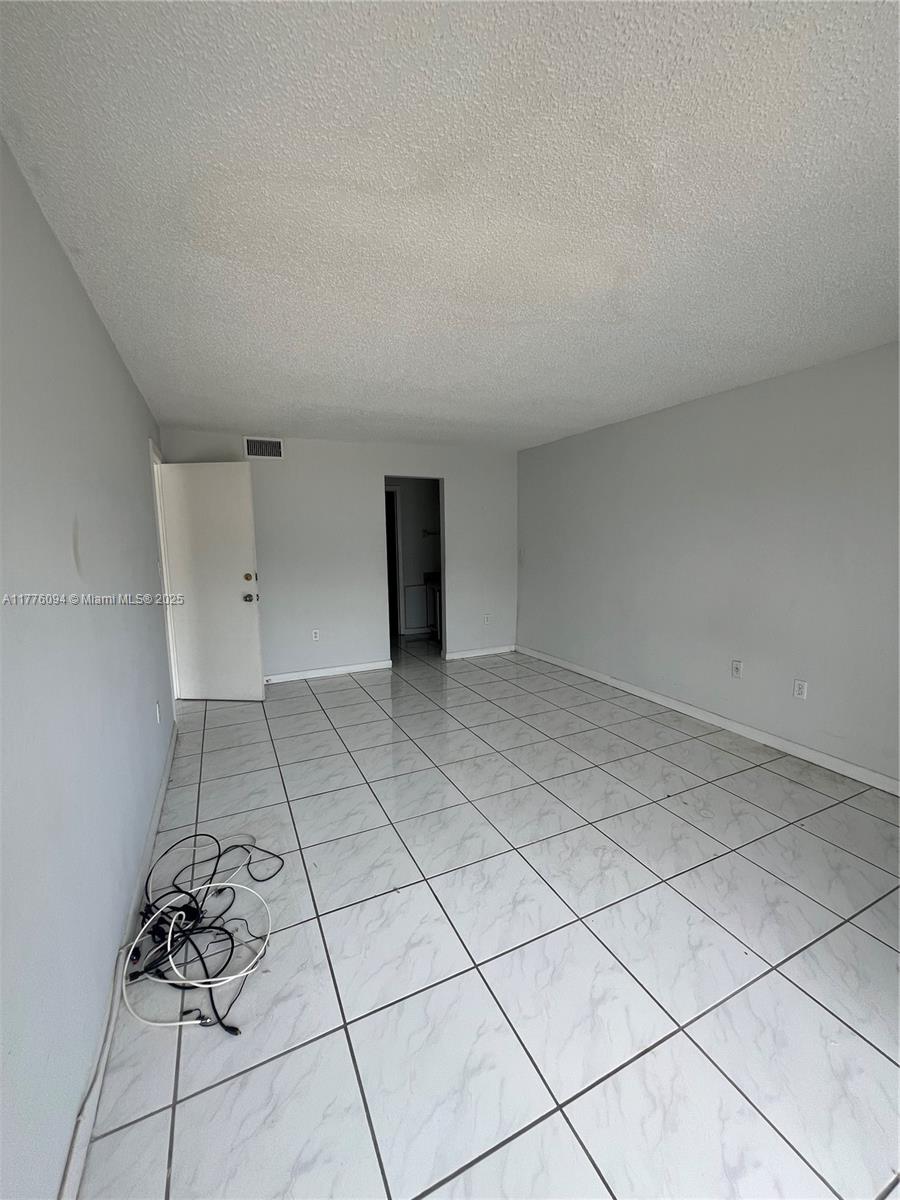 9124 Collins Ave # 304