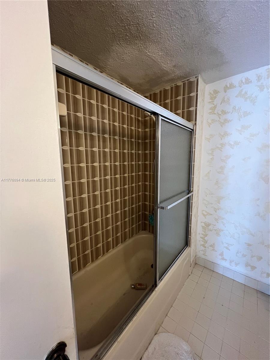 9124 Collins Ave # 304