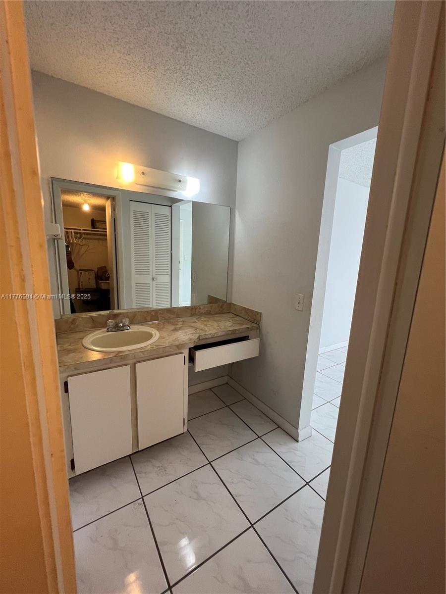 9124 Collins Ave # 304