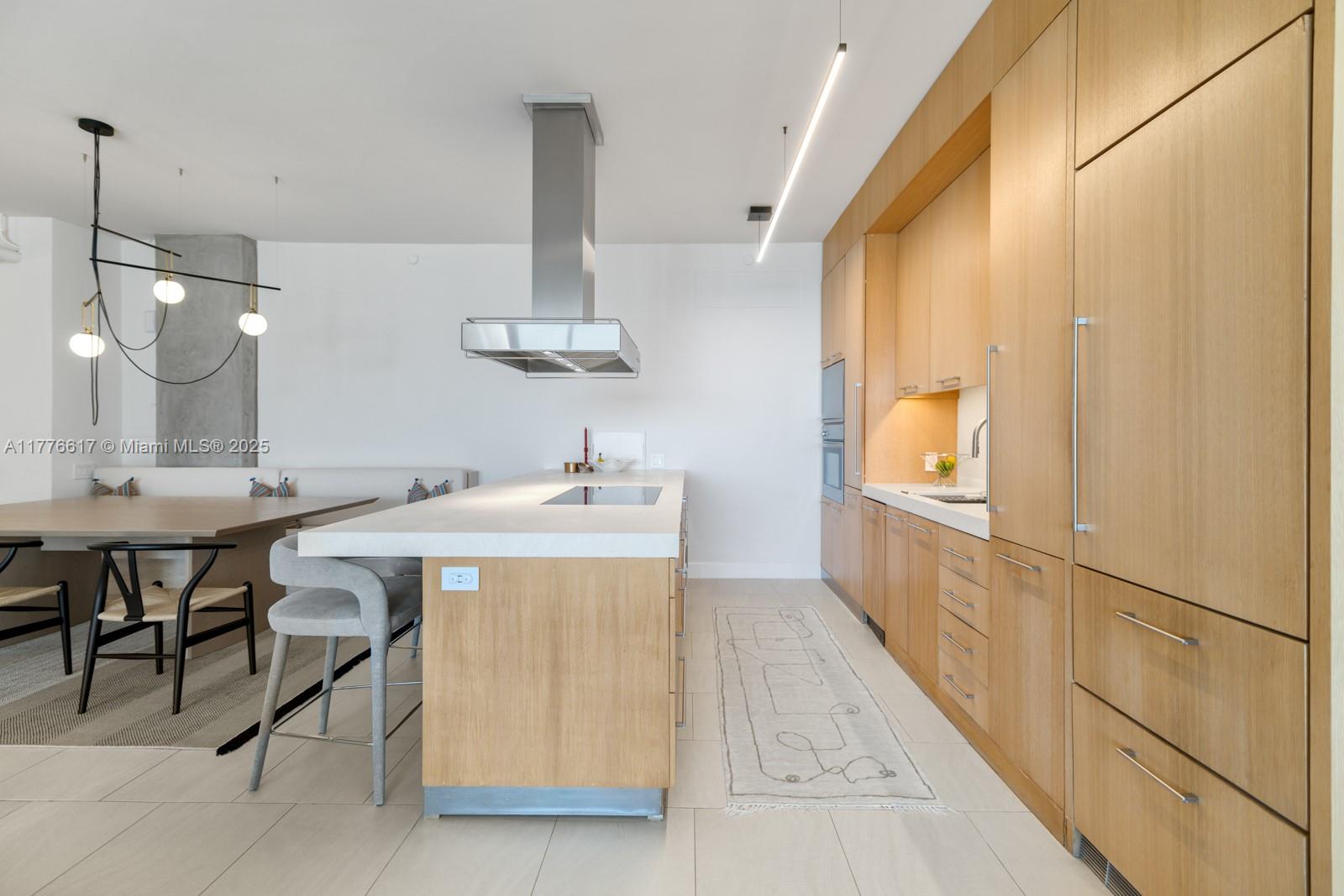 10205 Collins Ave Unit: PH3