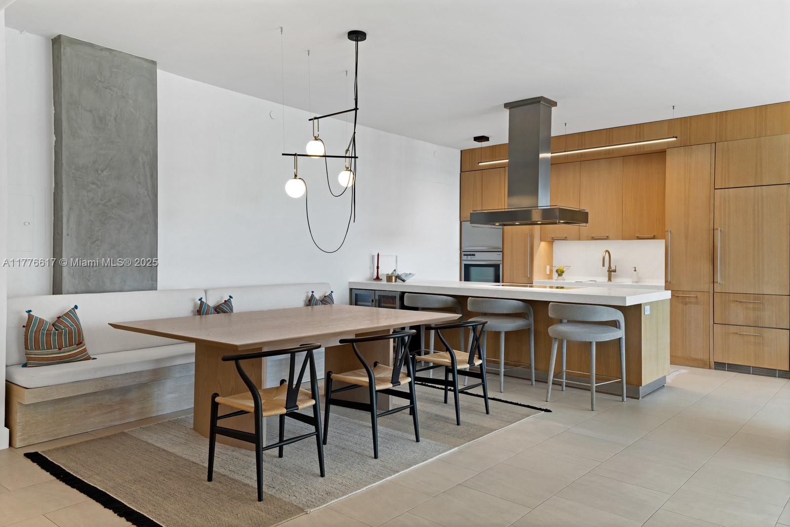 10205 Collins Ave Unit: PH3