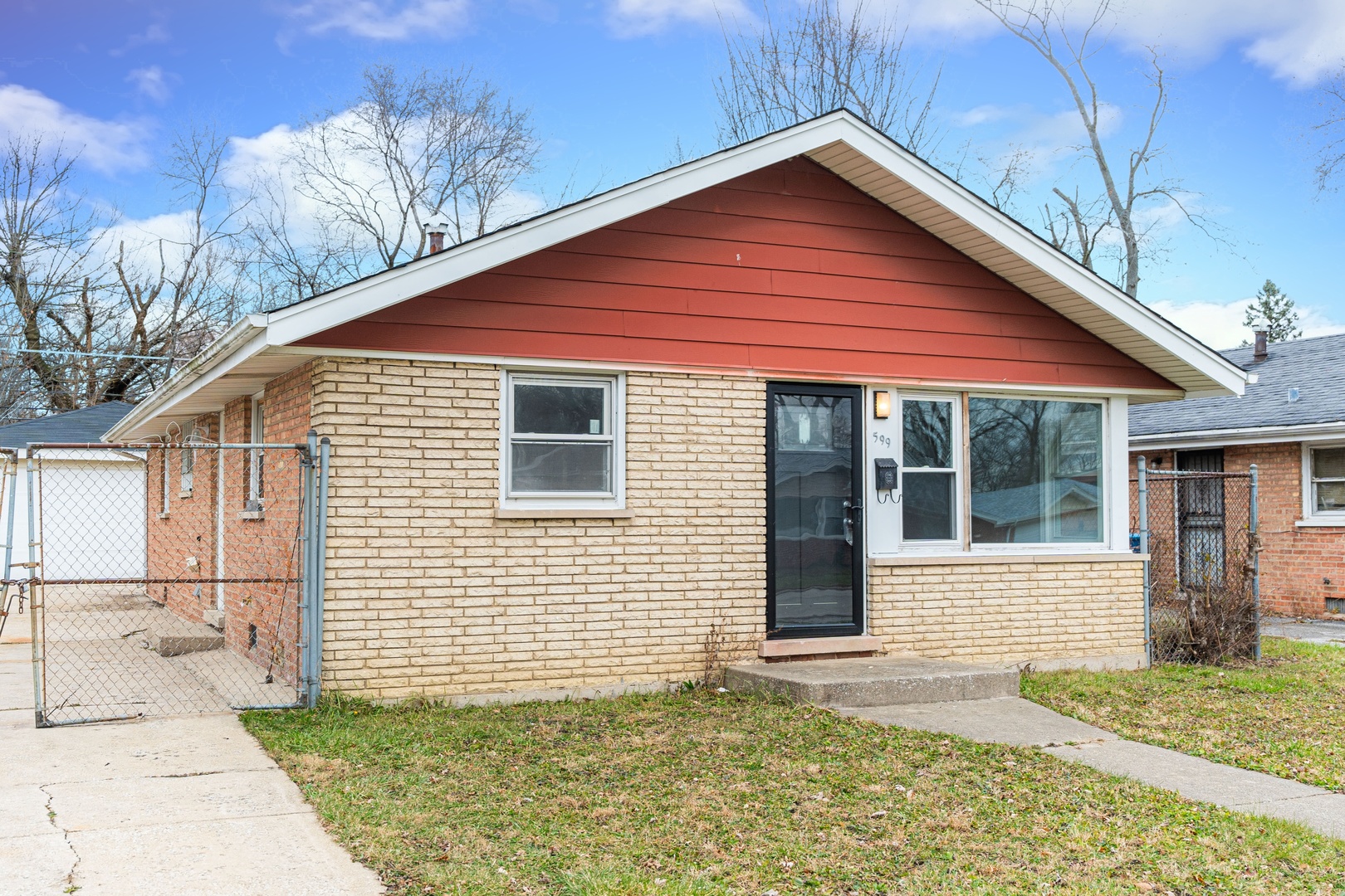 599 W 16th Place