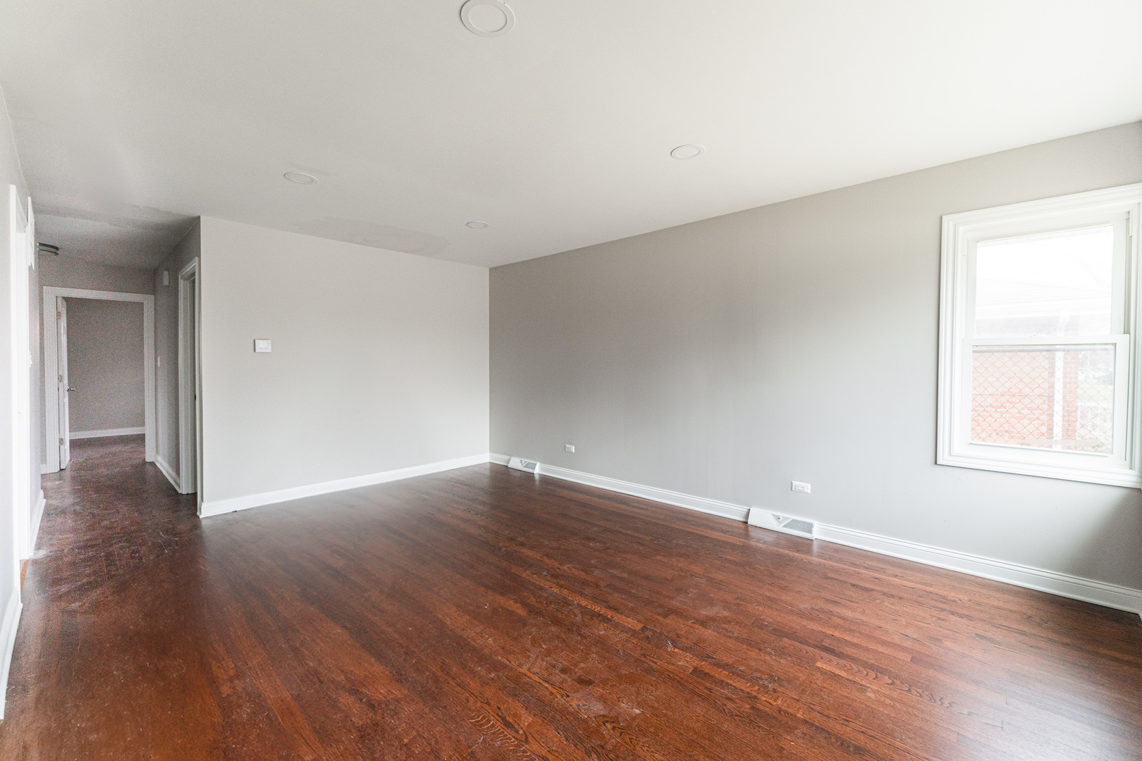 599 W 16th Place