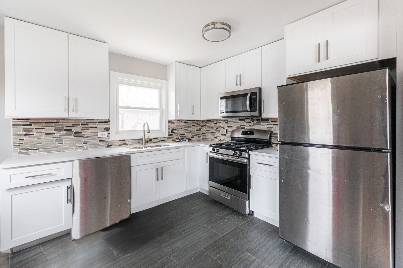 599 W 16th Place
