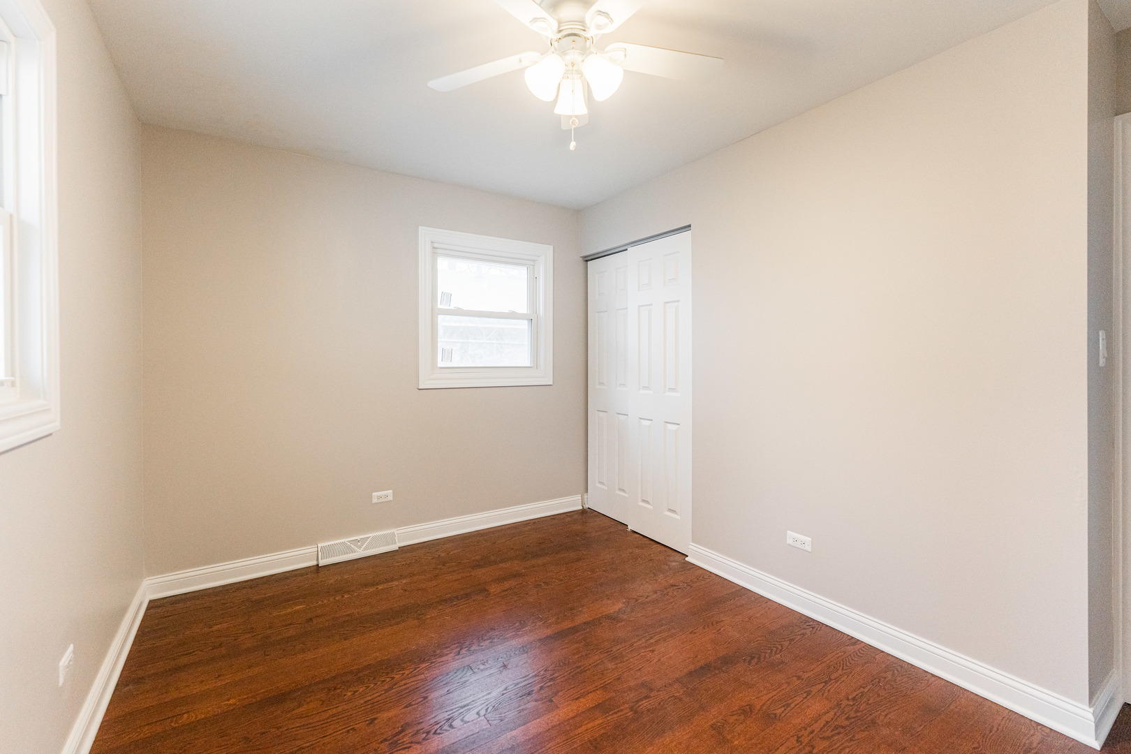 599 W 16th Place