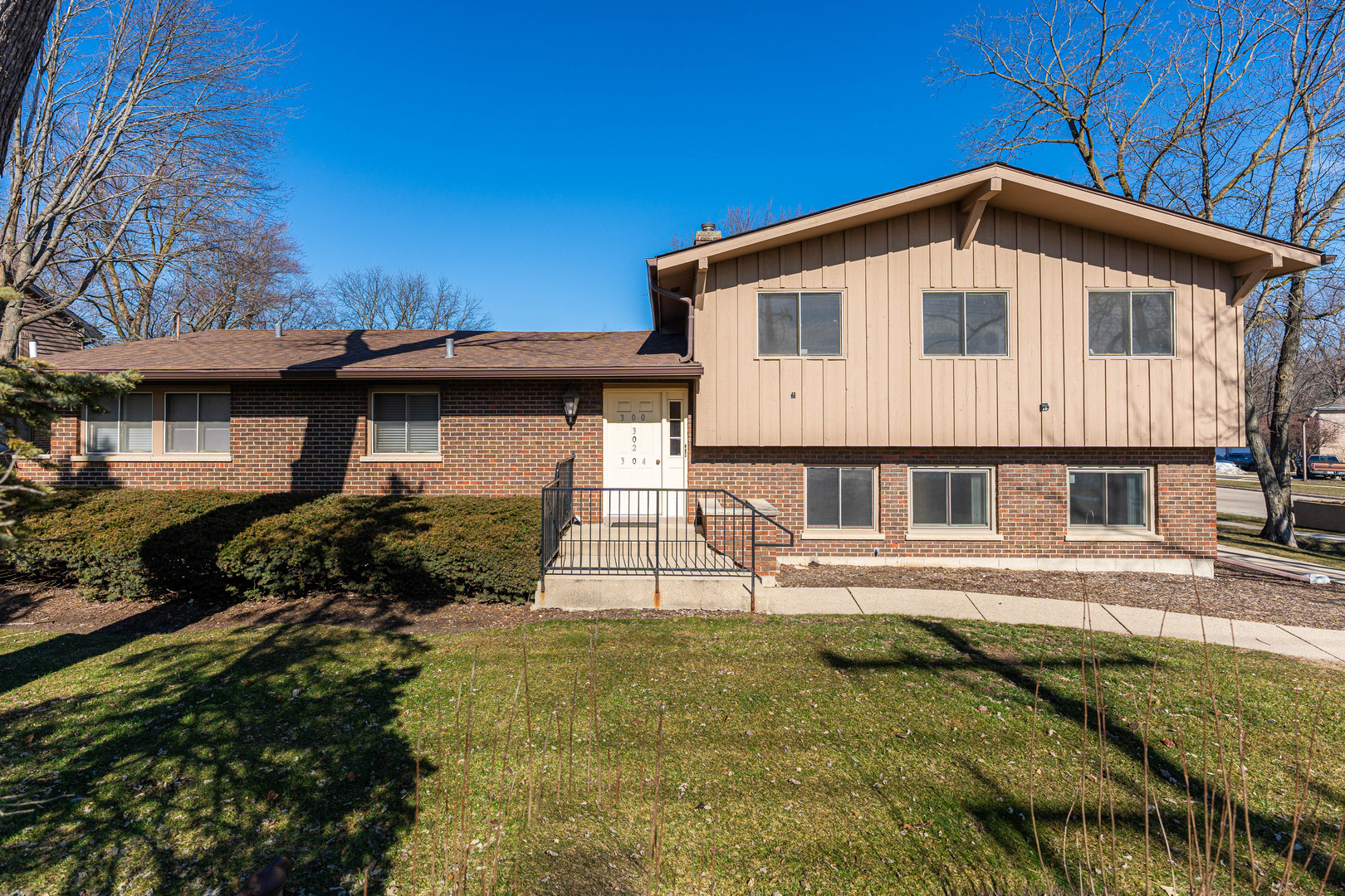 302 N Airlite Street Unit: 302