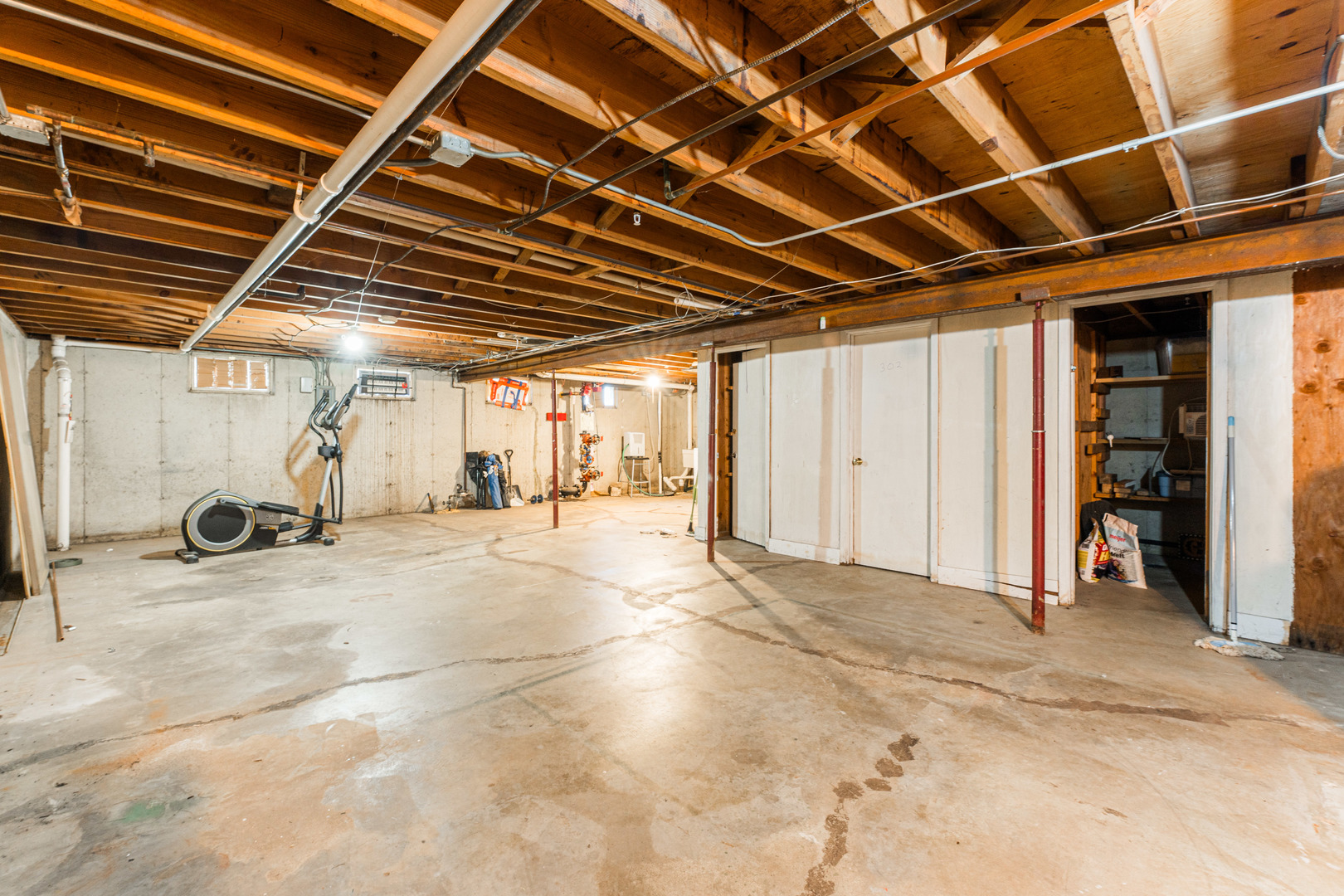 302 N Airlite Street Unit: 302