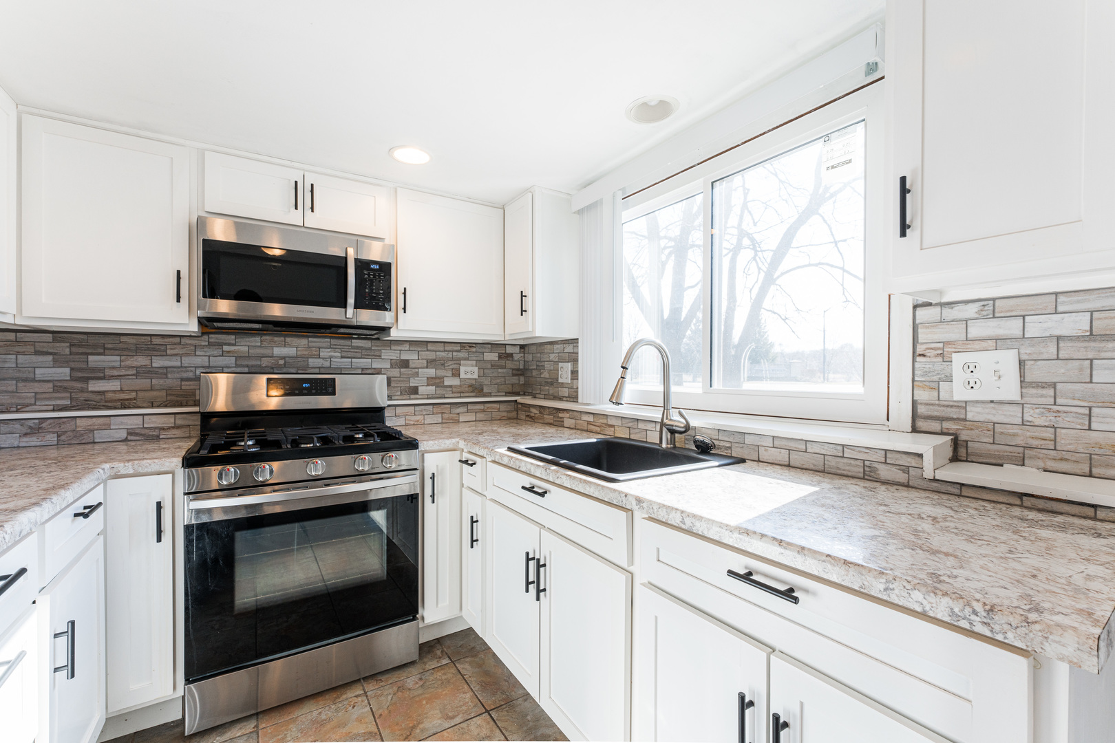 302 N Airlite Street Unit: 302