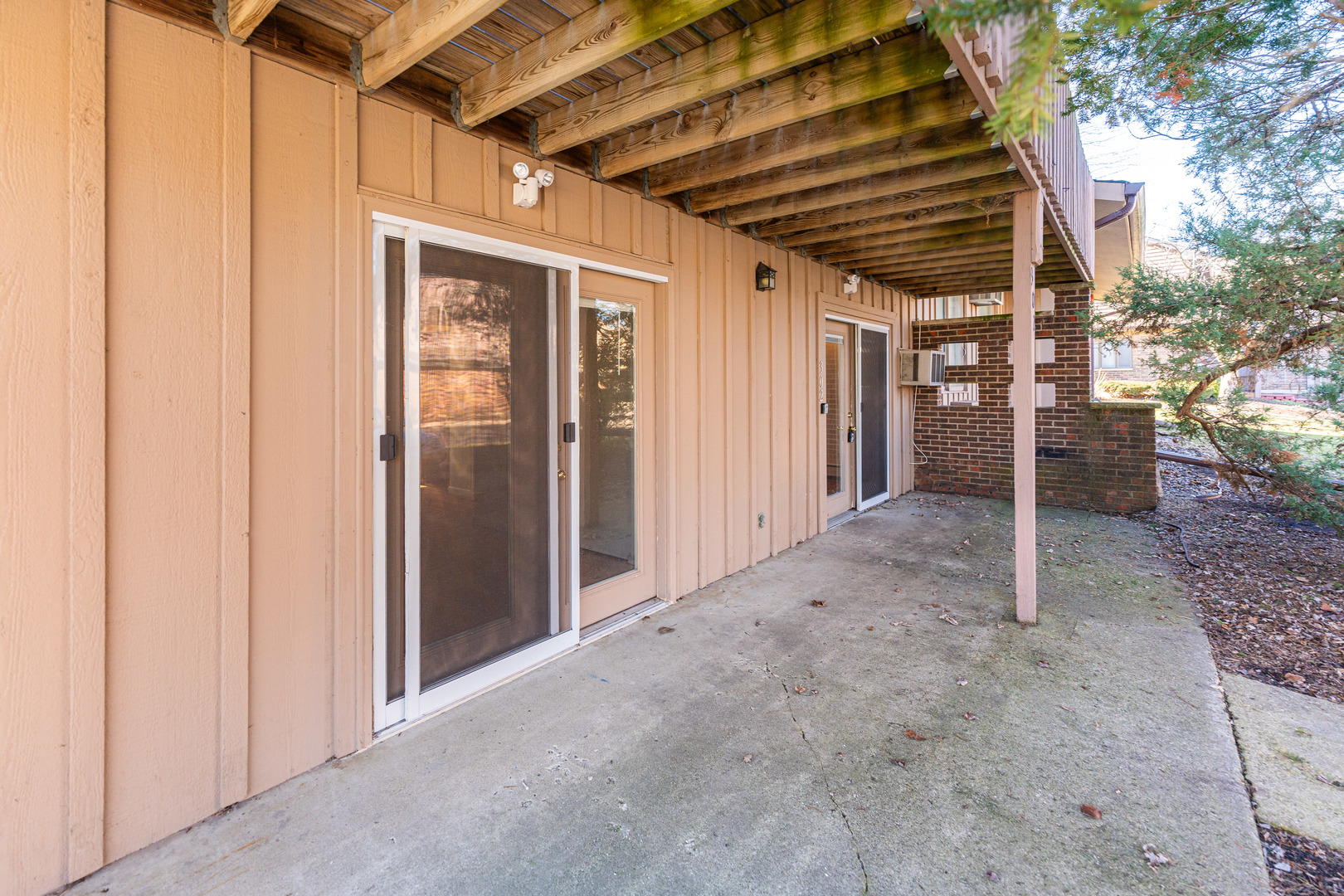 302 N Airlite Street Unit: 302