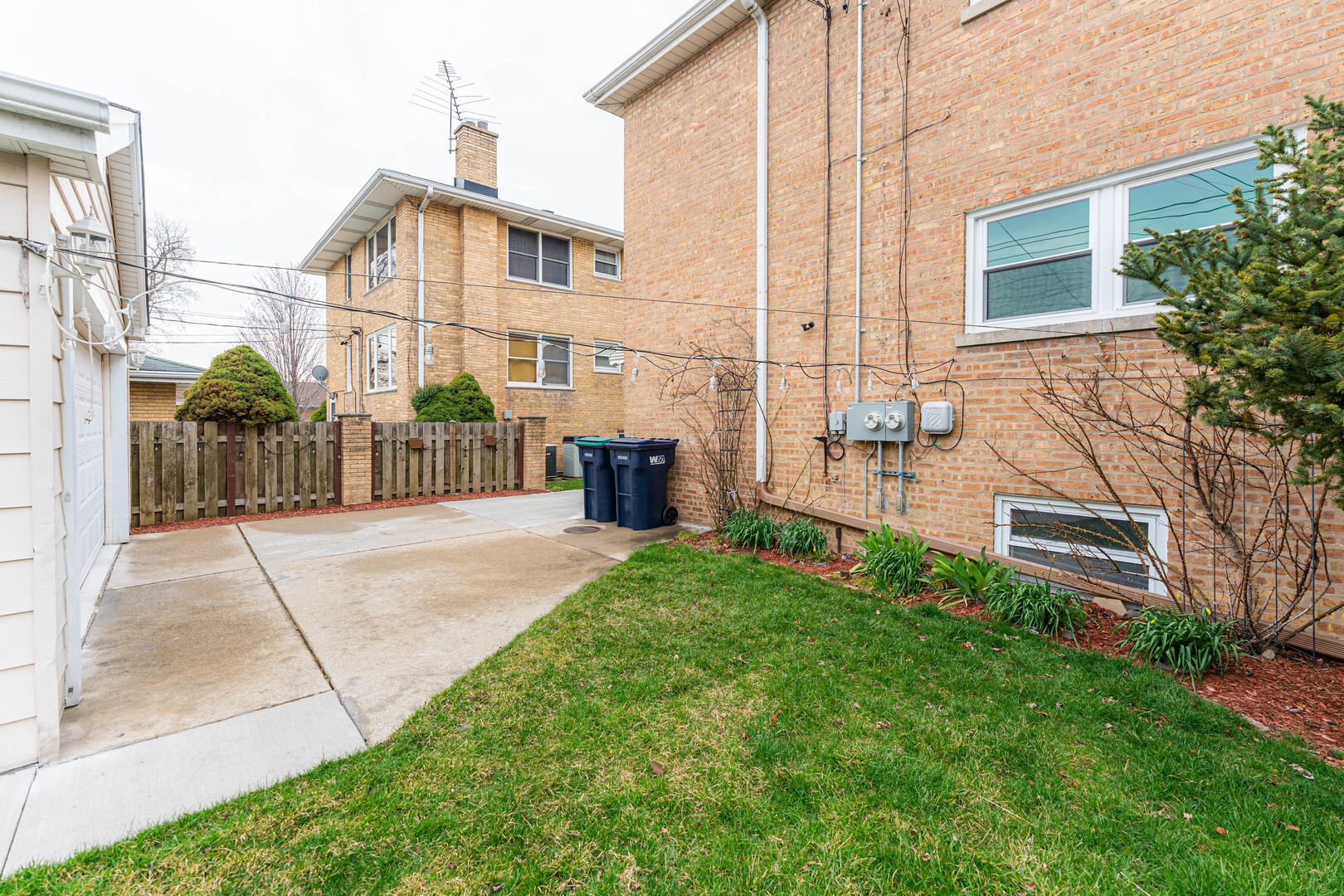 9351 S Harding Avenue Unit: 2