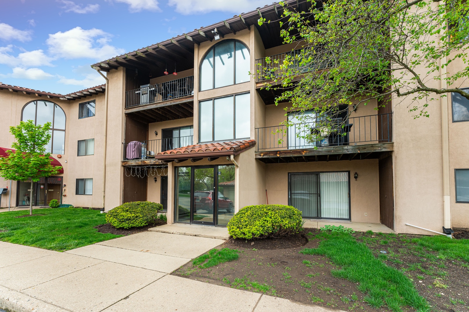 21W581 North Avenue Unit: 30