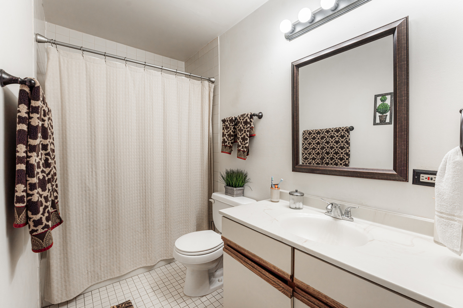 21W581 North Avenue Unit: 30
