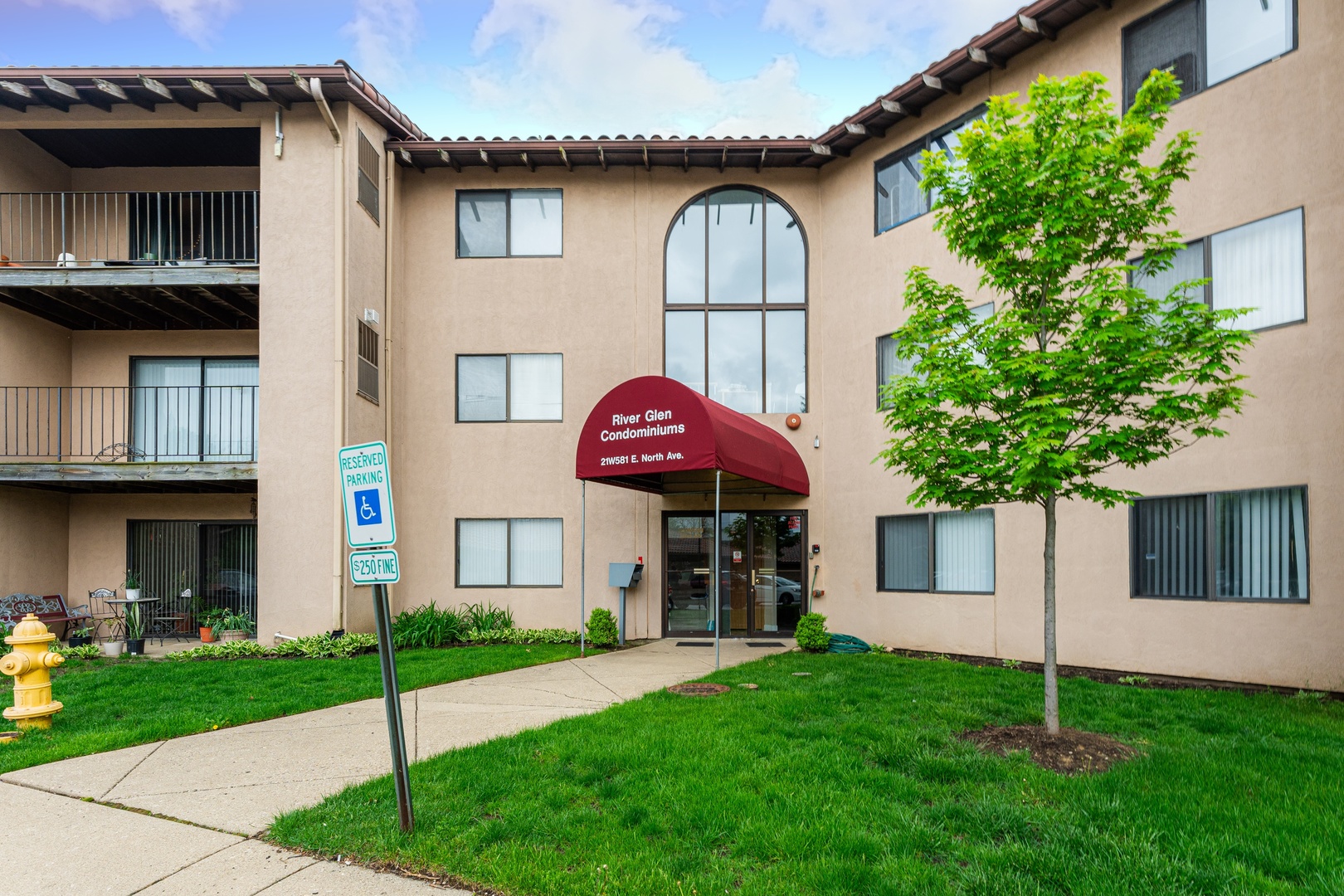 21W581 North Avenue Unit: 30