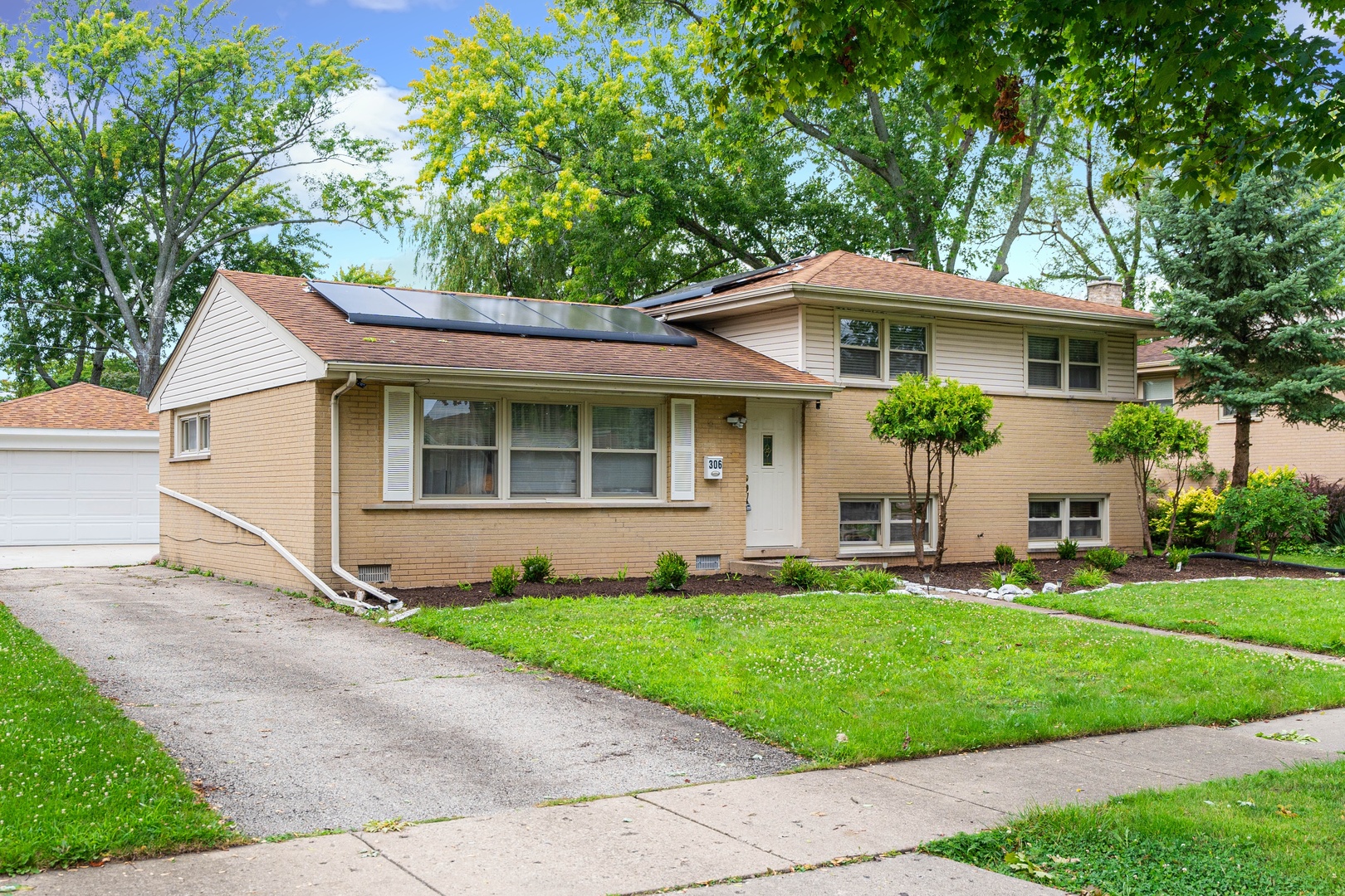 306 Michael Manor