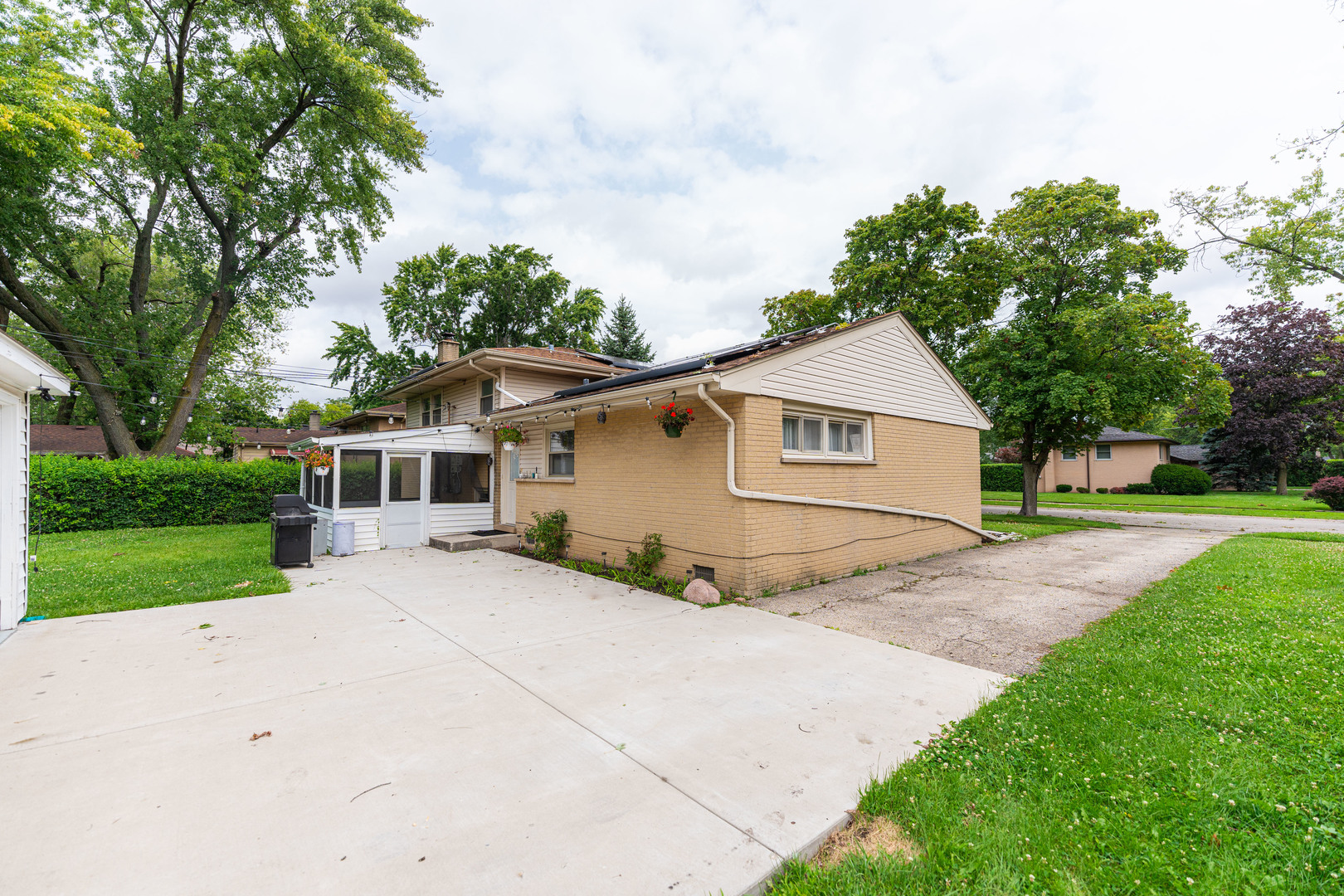 306 Michael Manor