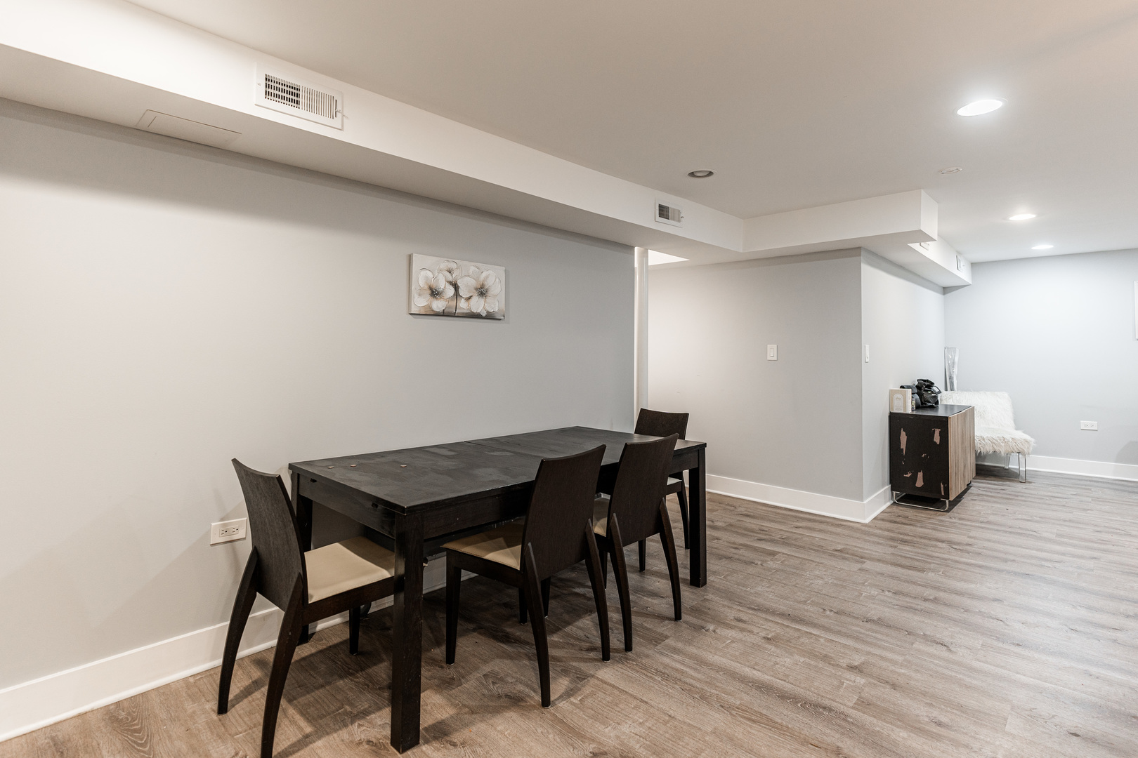 7341 N California Avenue