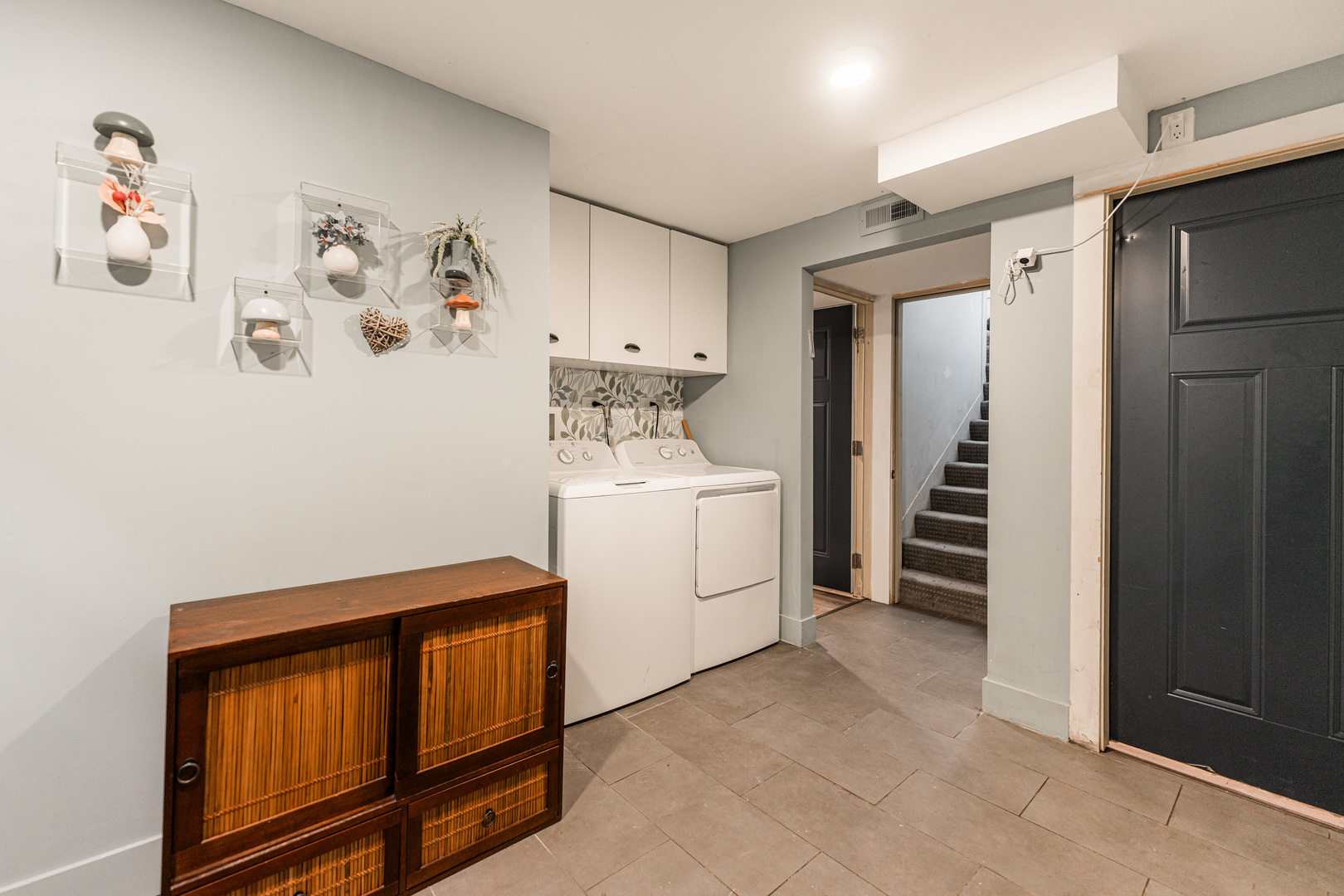 7341 N California Avenue