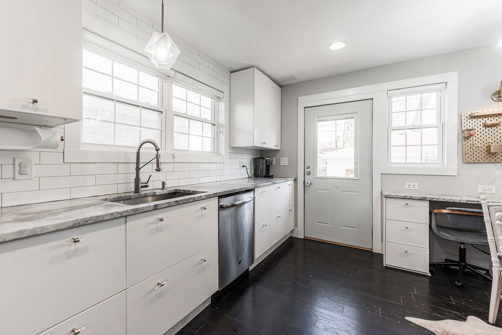 7341 N California Avenue