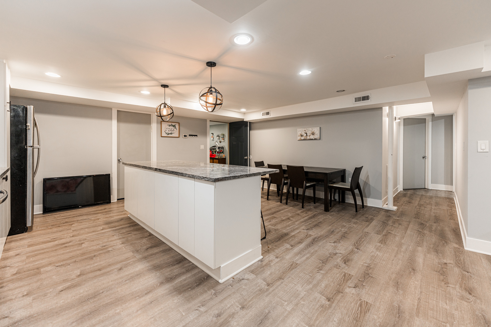 7341 N California Avenue