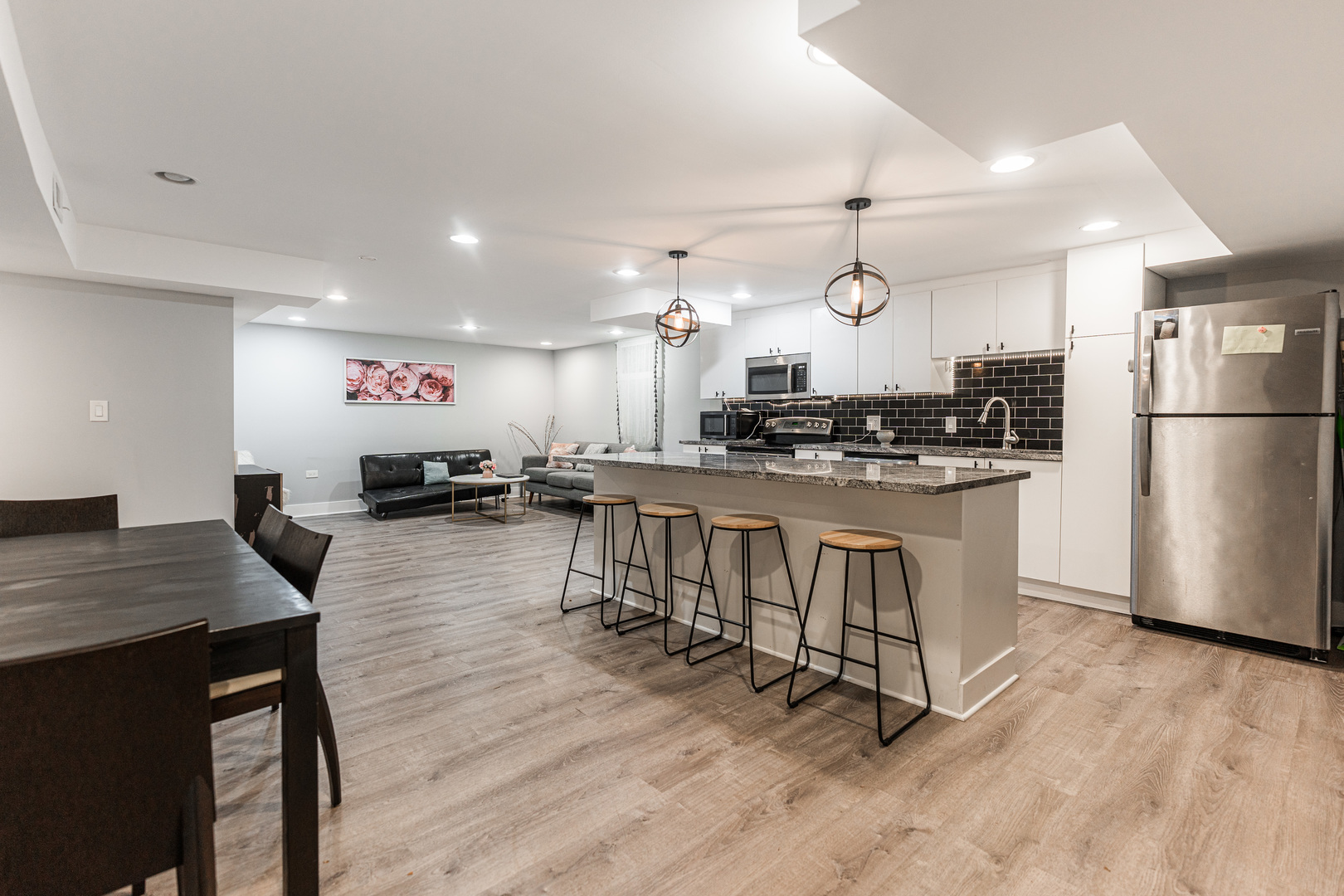 7341 N California Avenue