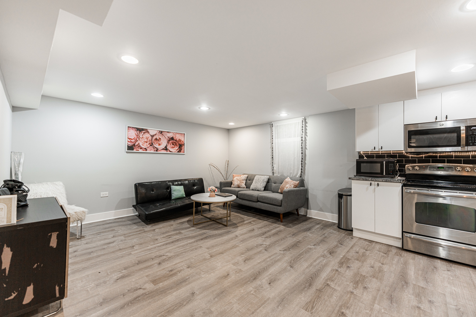 7341 N California Avenue