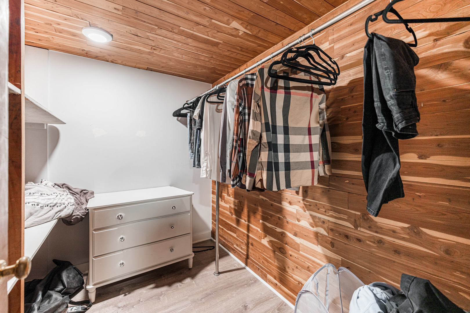 7341 N California Avenue