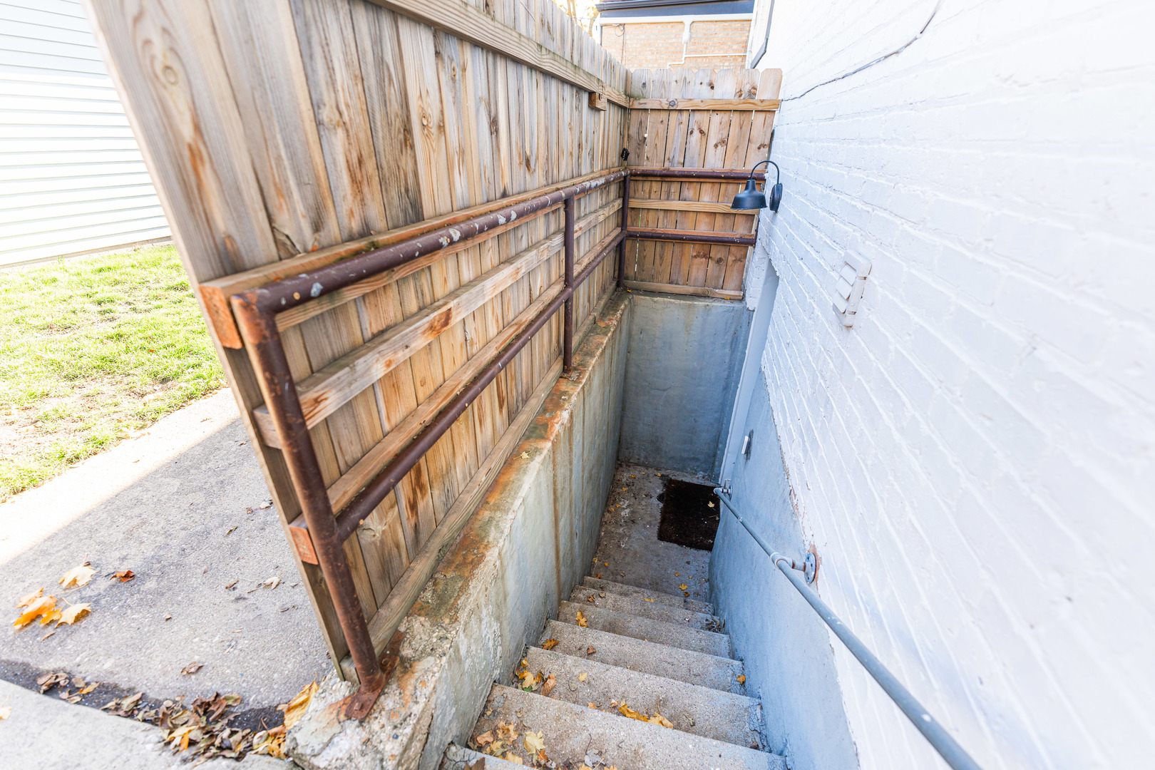 7341 N California Avenue