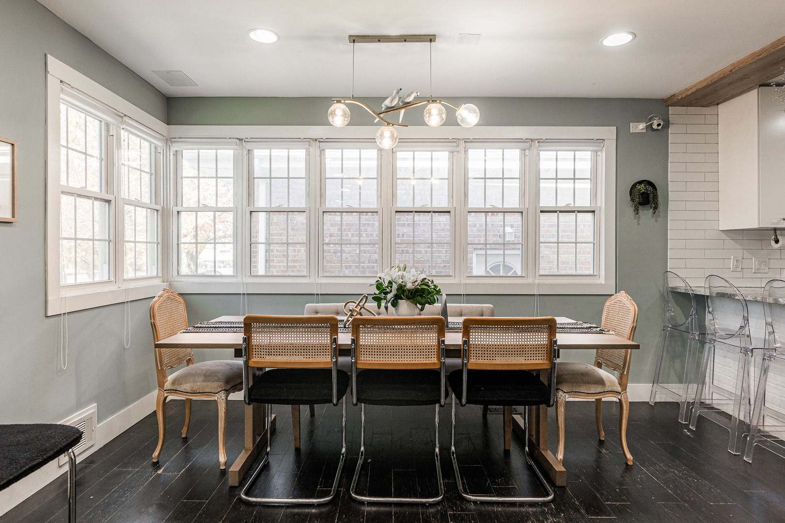 7341 N California Avenue