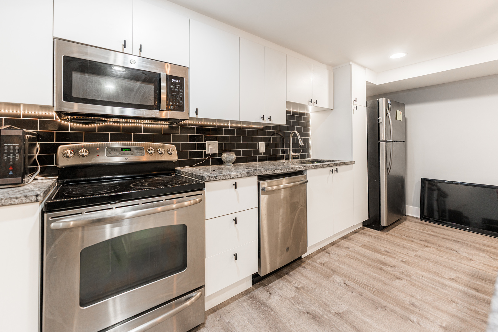 7341 N California Avenue